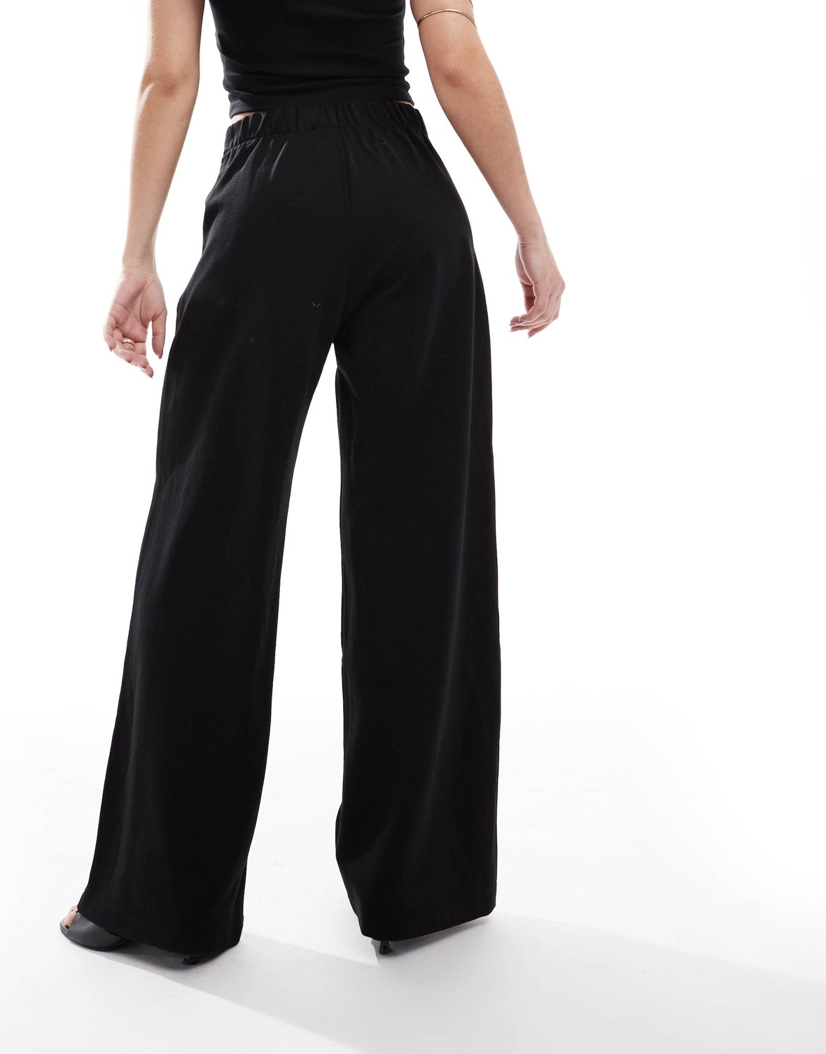 Stradivarius wide leg tailored trouser in black - ASOS Sample Sale