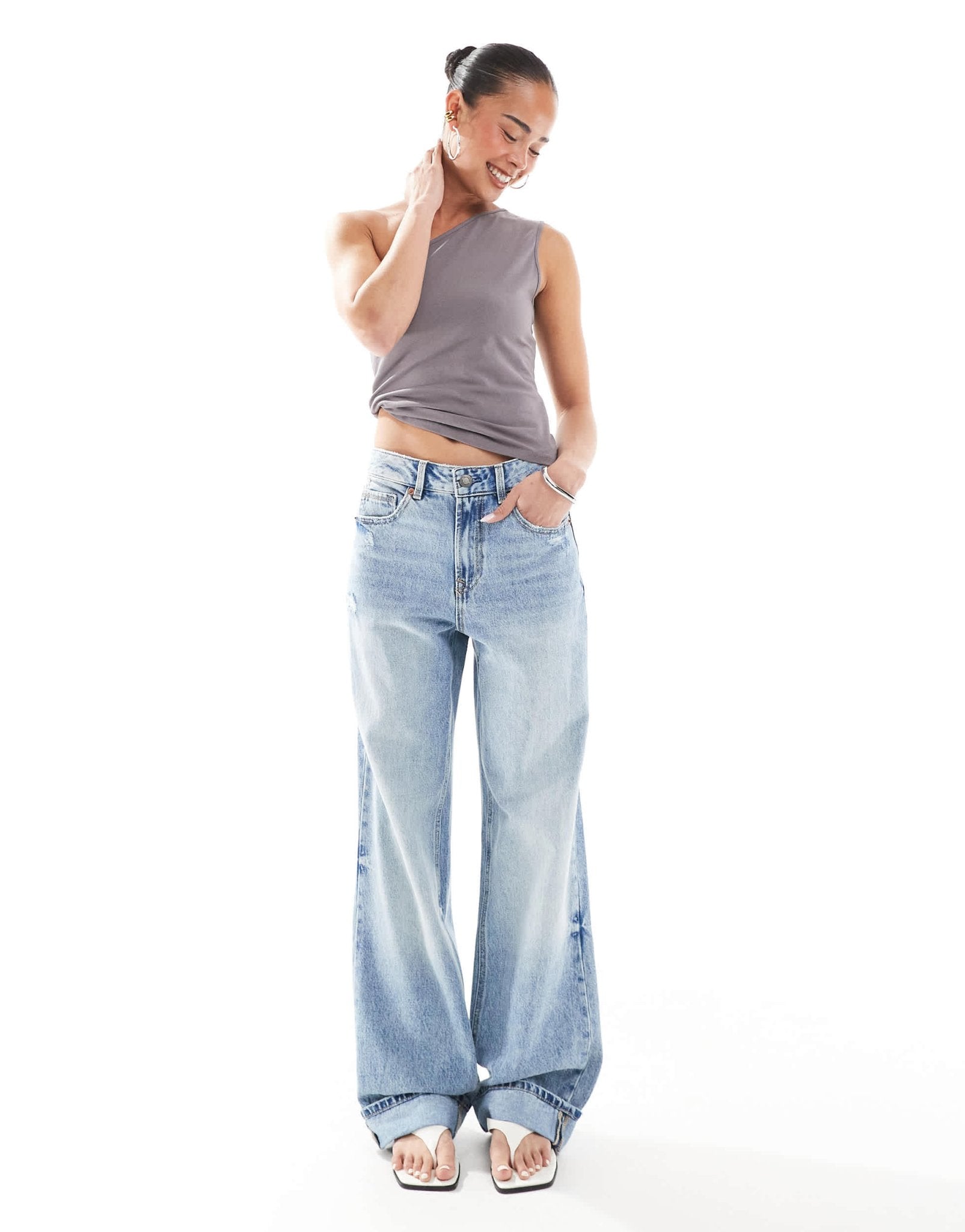 Stradivarius wide leg turn up dad jean in light blue - ASOS Sample Sale