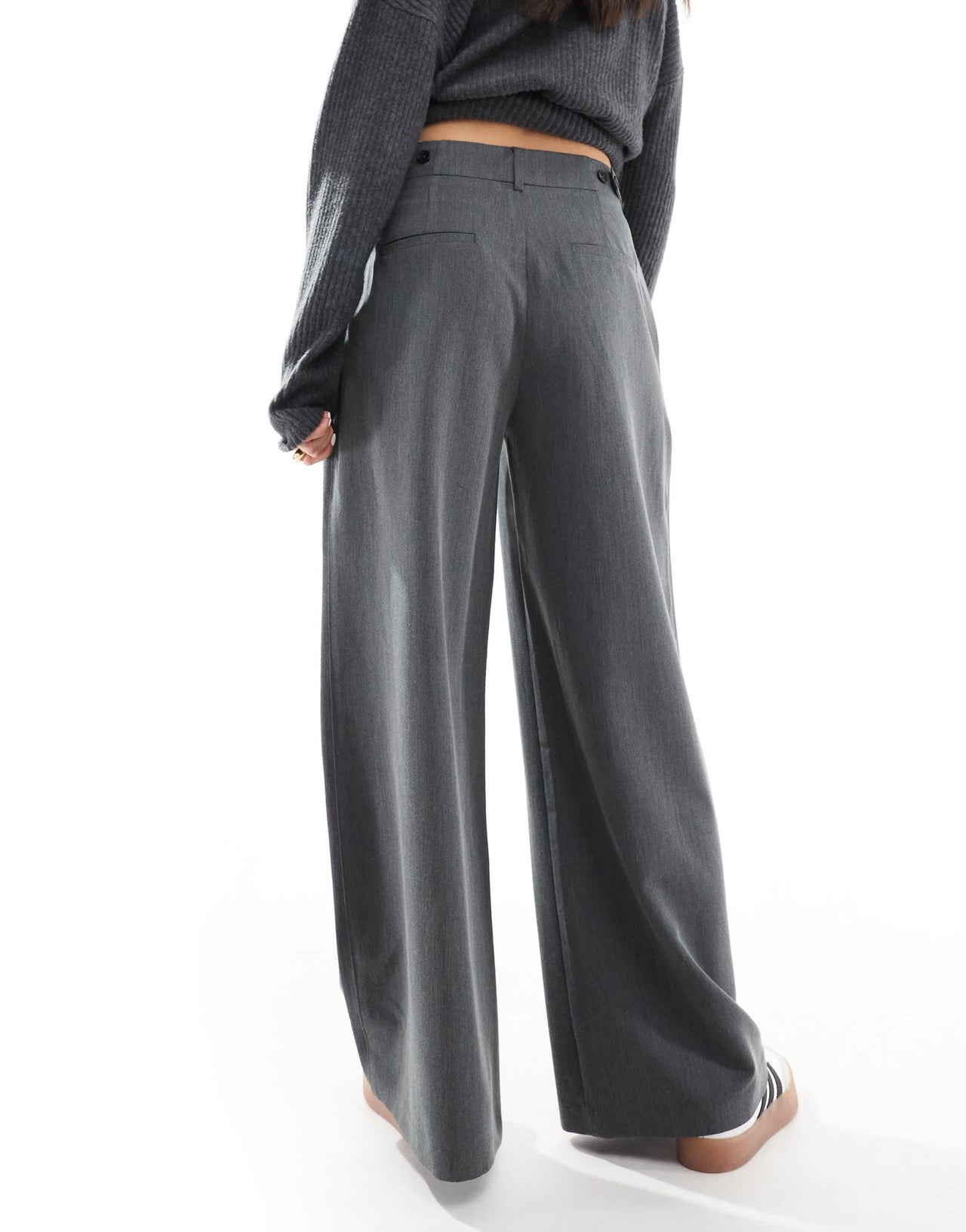 Stradivarius wide pleat front leg trouser in grey - ASOS Sample Sale