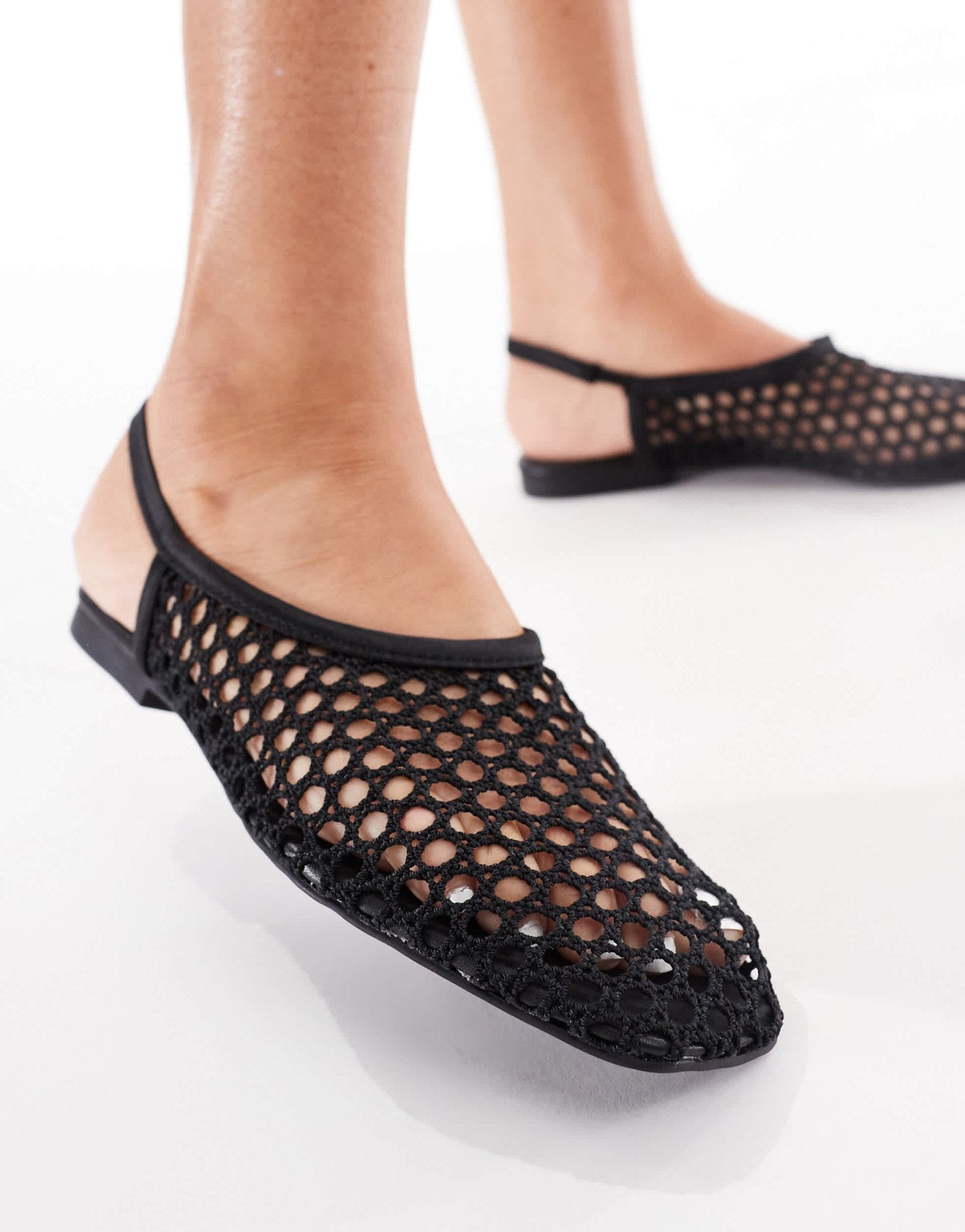 Stradivarius woven cut out pointed pump in black - ASOS Sample Sale