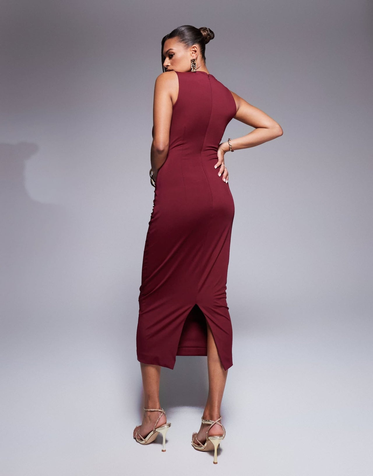 Taideux fuller bust Nikki jersey cut out midaxi dress with twist detail in deep red - ASOS Sample Sale