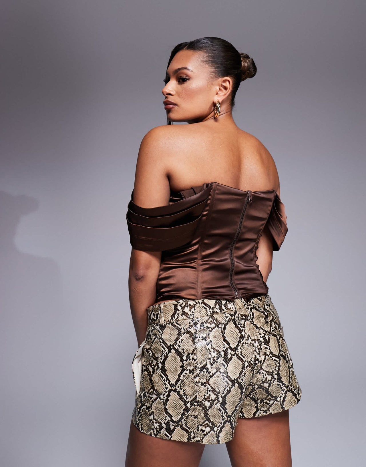Taideux fuller bust Regina satin off shoulder boned corset top in deep chocolate - ASOS Sample Sale