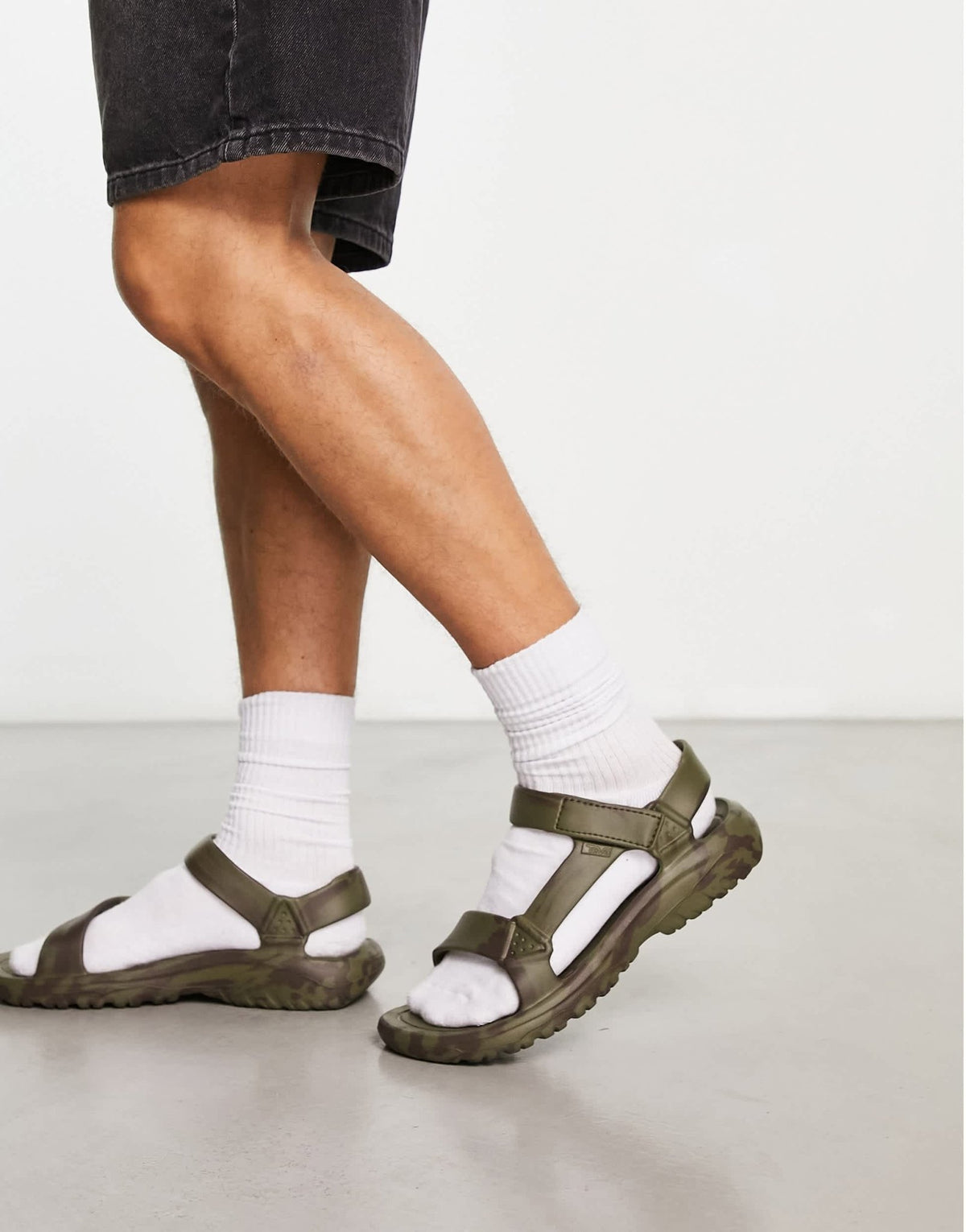 Teva Hurricane drift sandals in khaki mix – ASOS Sample Sale