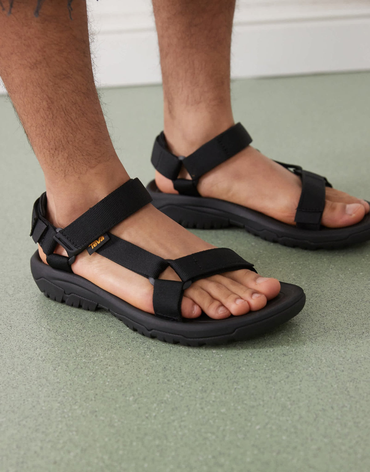 Teva Hurricane XLT2 in black - ASOS Sample Sale