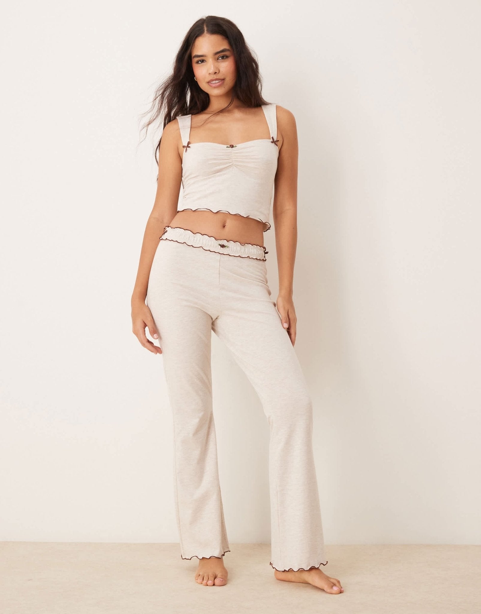 The Frolic exclusive contrast lettuce edge ruched bust crop pyjama lounge top co - ord in oatmeal marl - ASOS Sample Sale