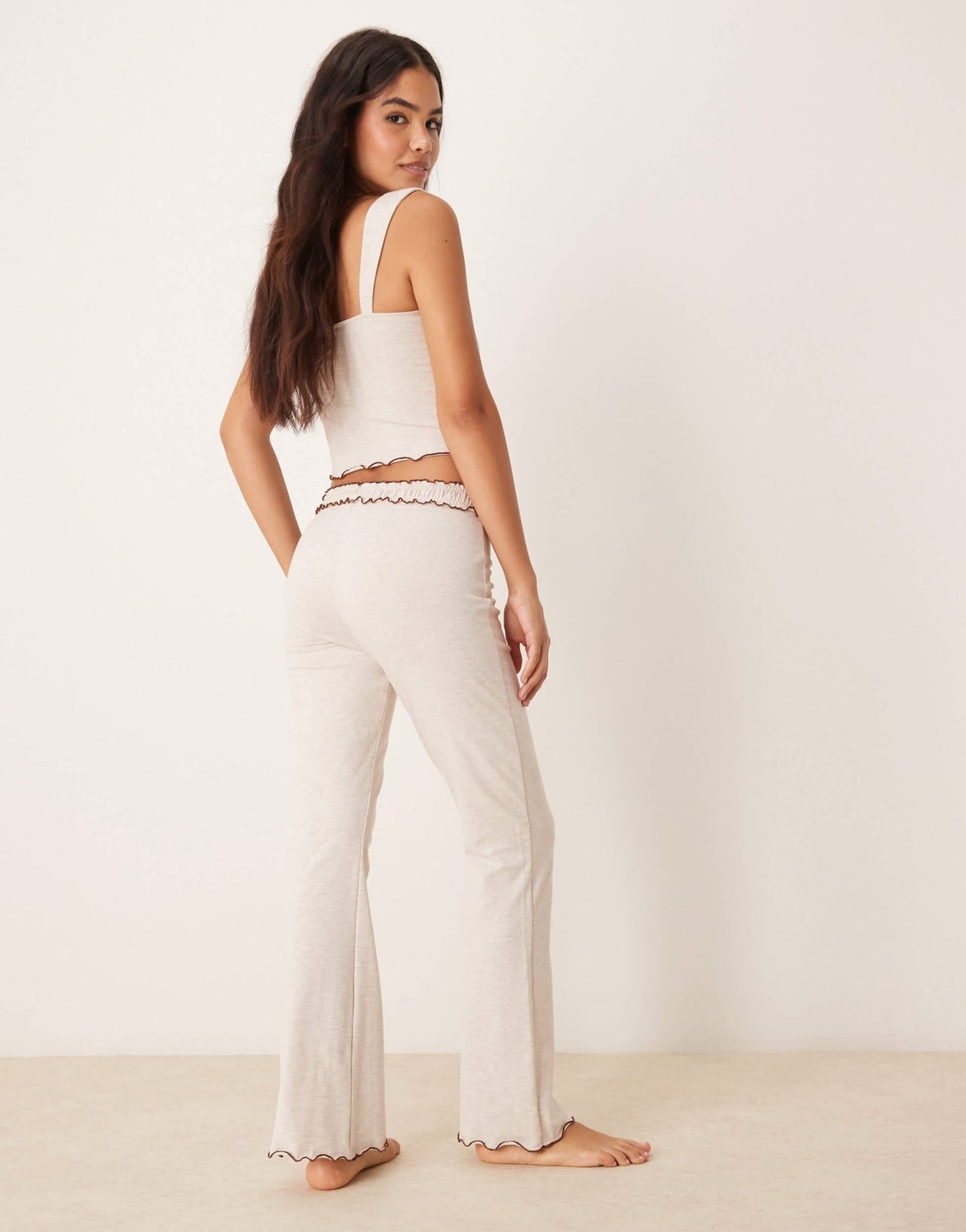 The Frolic exclusive contrast lettuce edge ruched bust crop pyjama lounge top co - ord in oatmeal marl - ASOS Sample Sale