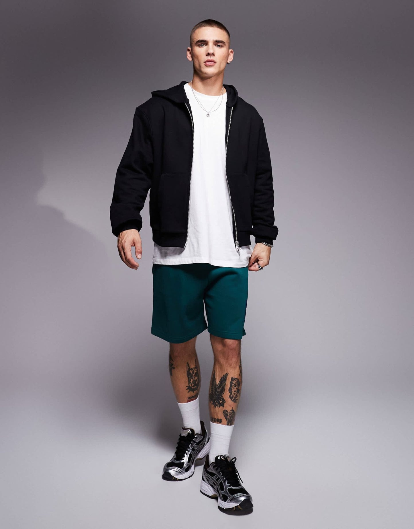 The North Face Box NSE logo sweatshorts in green - ASOS Sample Sale