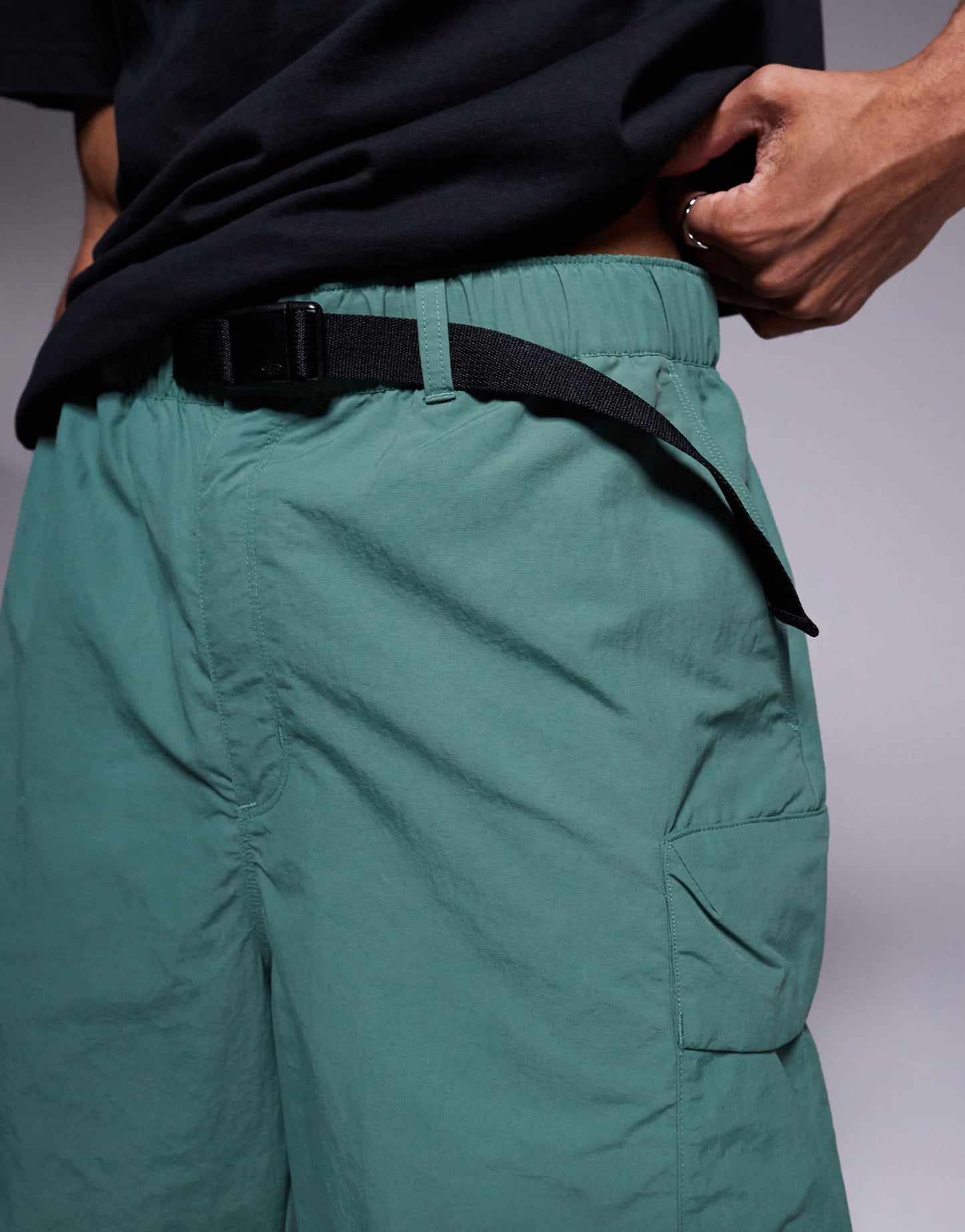 The North Face cargo pocket logo shorts in green - ASOS Sample Sale