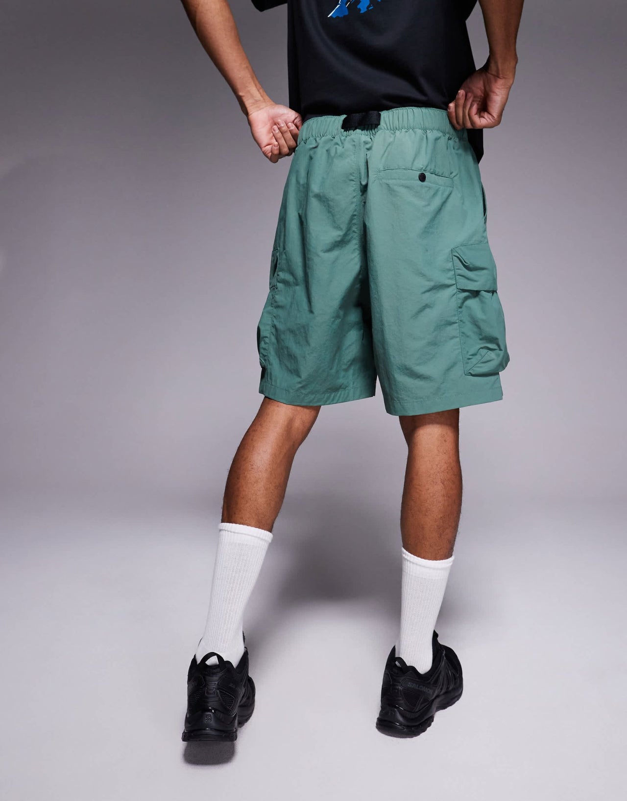 The North Face cargo pocket logo shorts in green - ASOS Sample Sale