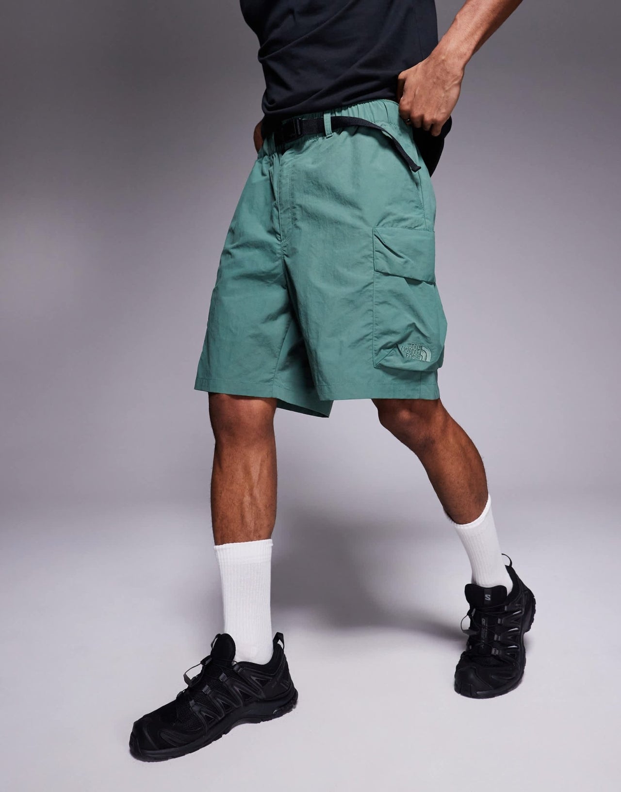 The North Face cargo pocket logo shorts in green - ASOS Sample Sale