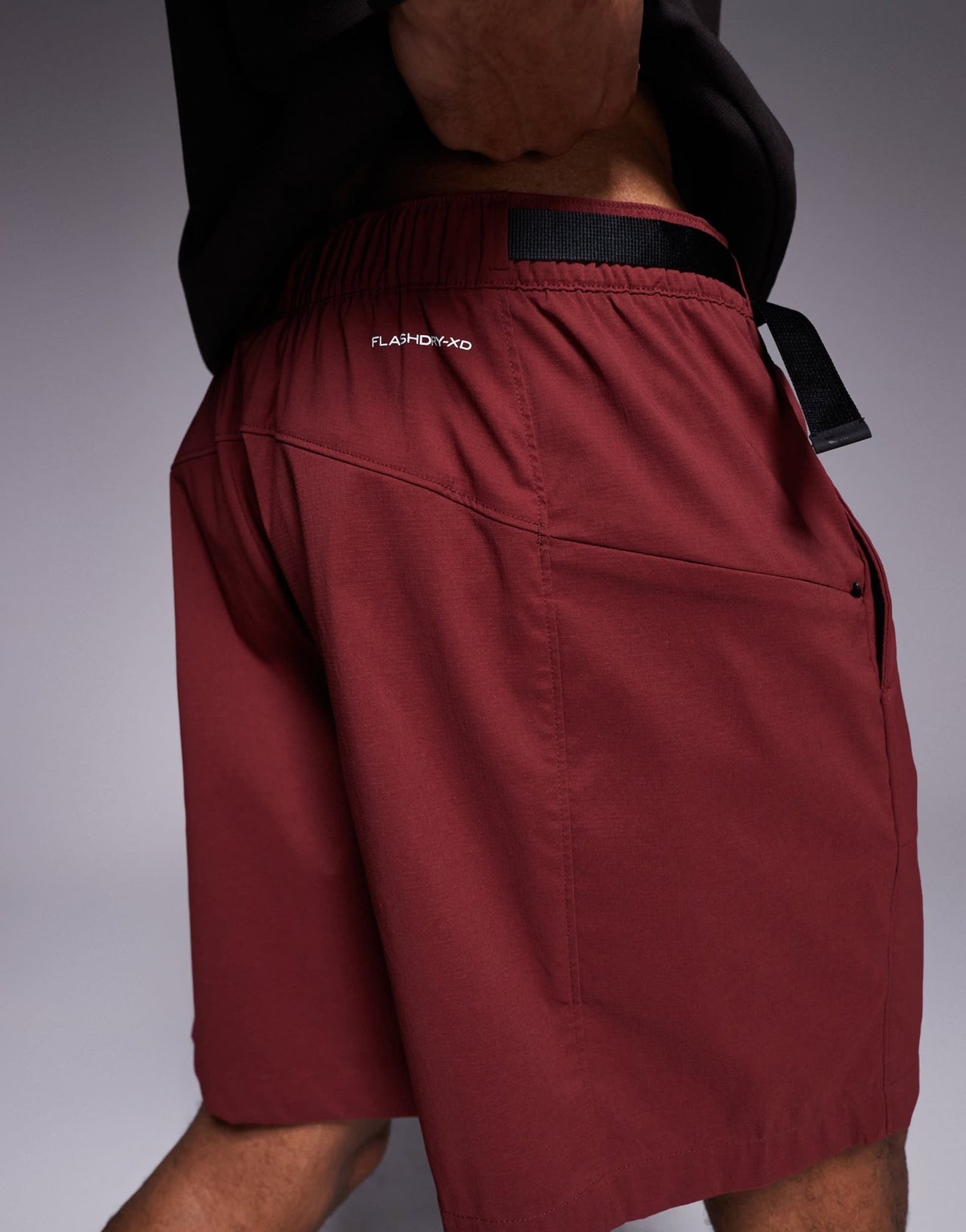 The North Face Class V Pathfinder belted logo shorts in burgundy - ASOS Sample Sale