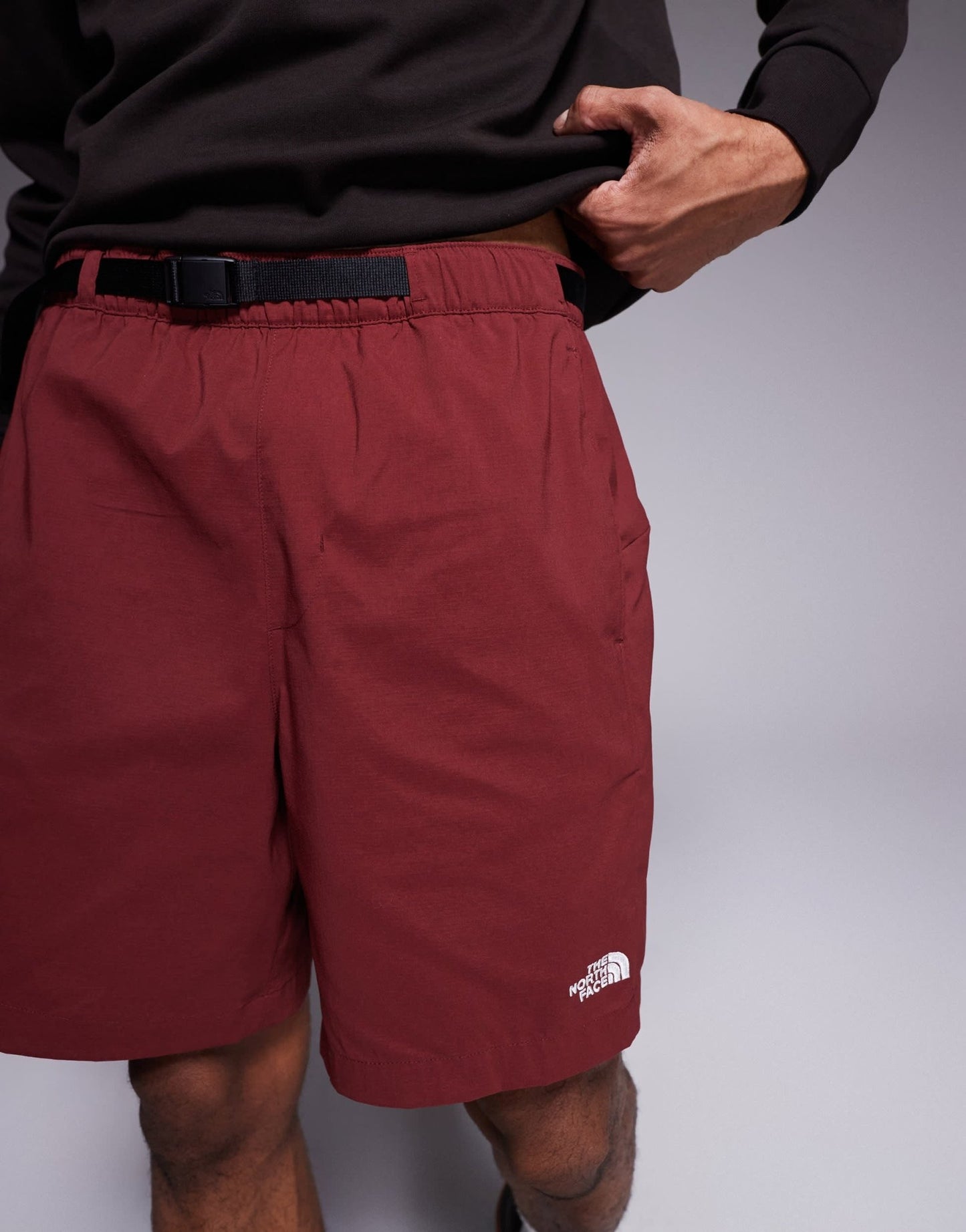 The North Face Class V Pathfinder belted logo shorts in burgundy - ASOS Sample Sale