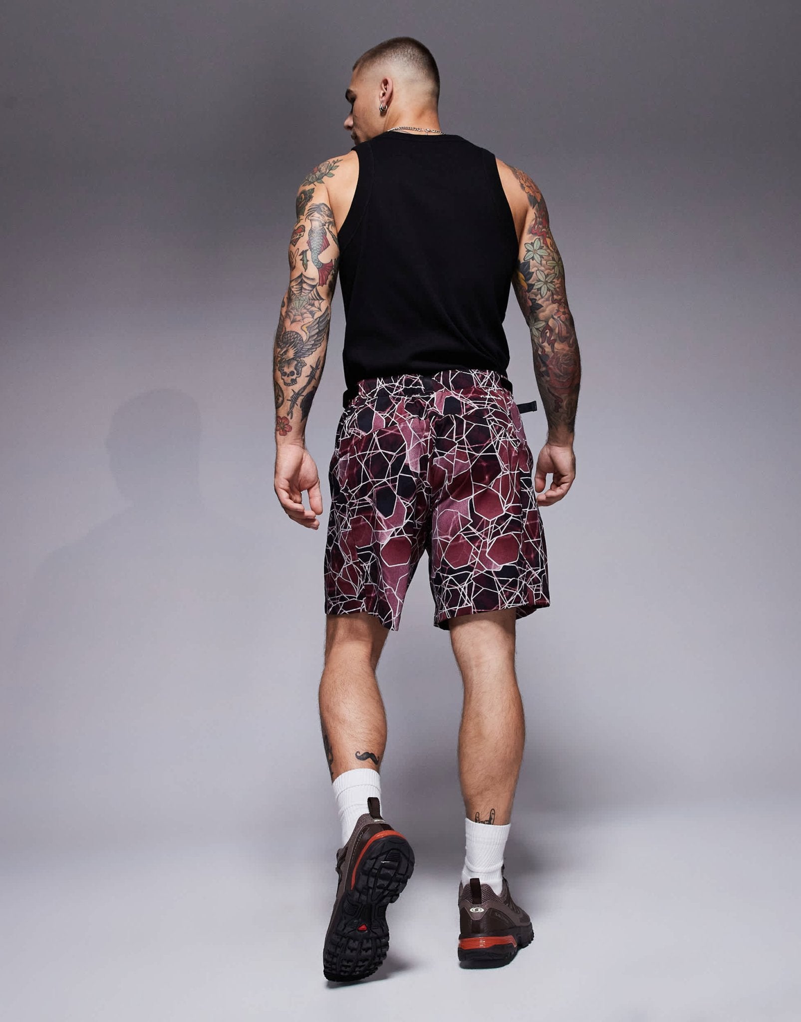 The North Face Class V Pathfinder belted logo shorts in burgundy print - ASOS Sample Sale