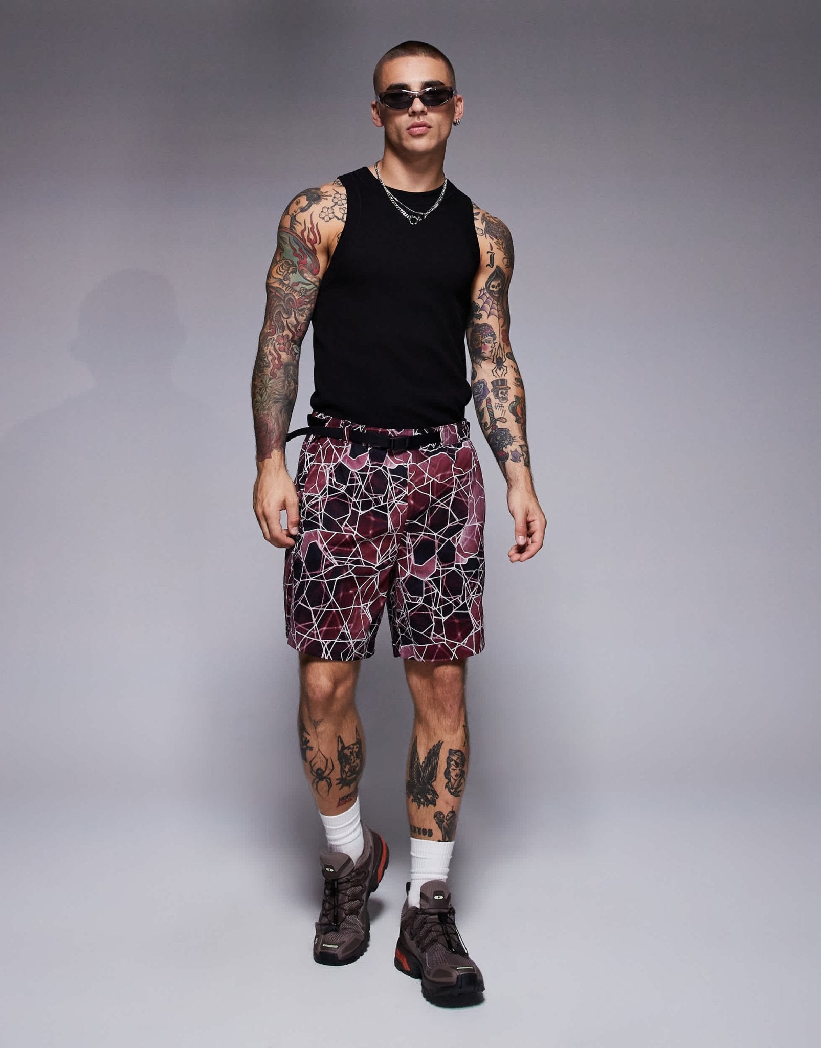The North Face Class V Pathfinder belted logo shorts in burgundy print - ASOS Sample Sale