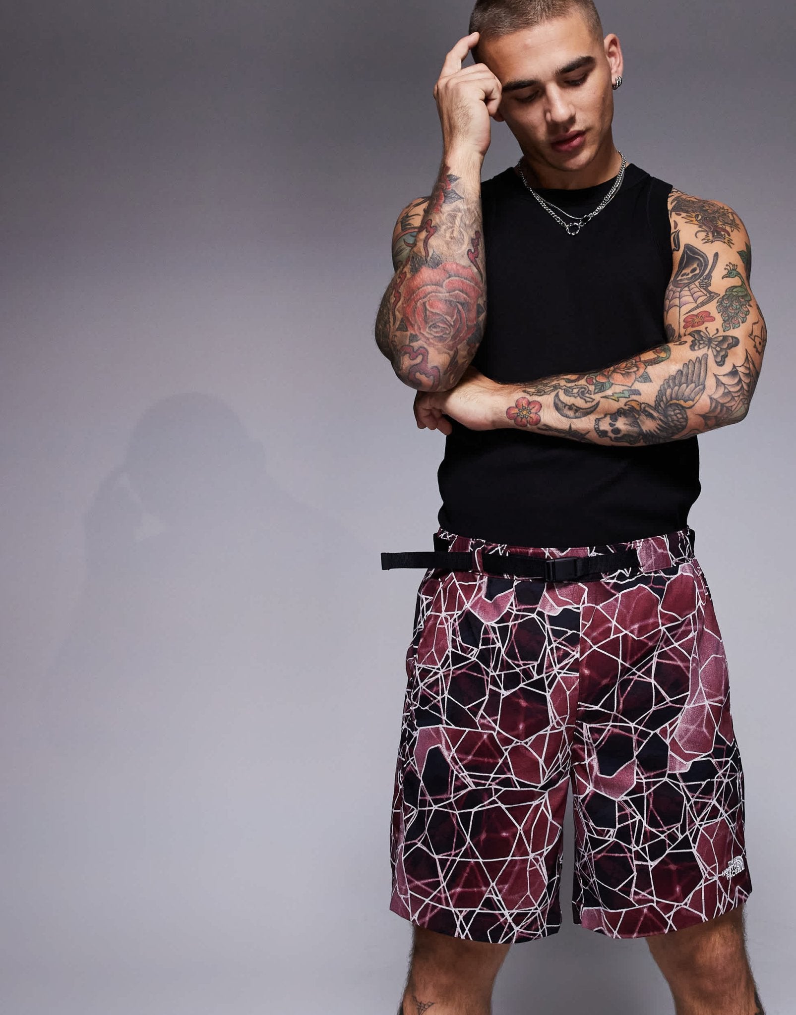 The North Face Class V Pathfinder belted logo shorts in burgundy print - ASOS Sample Sale