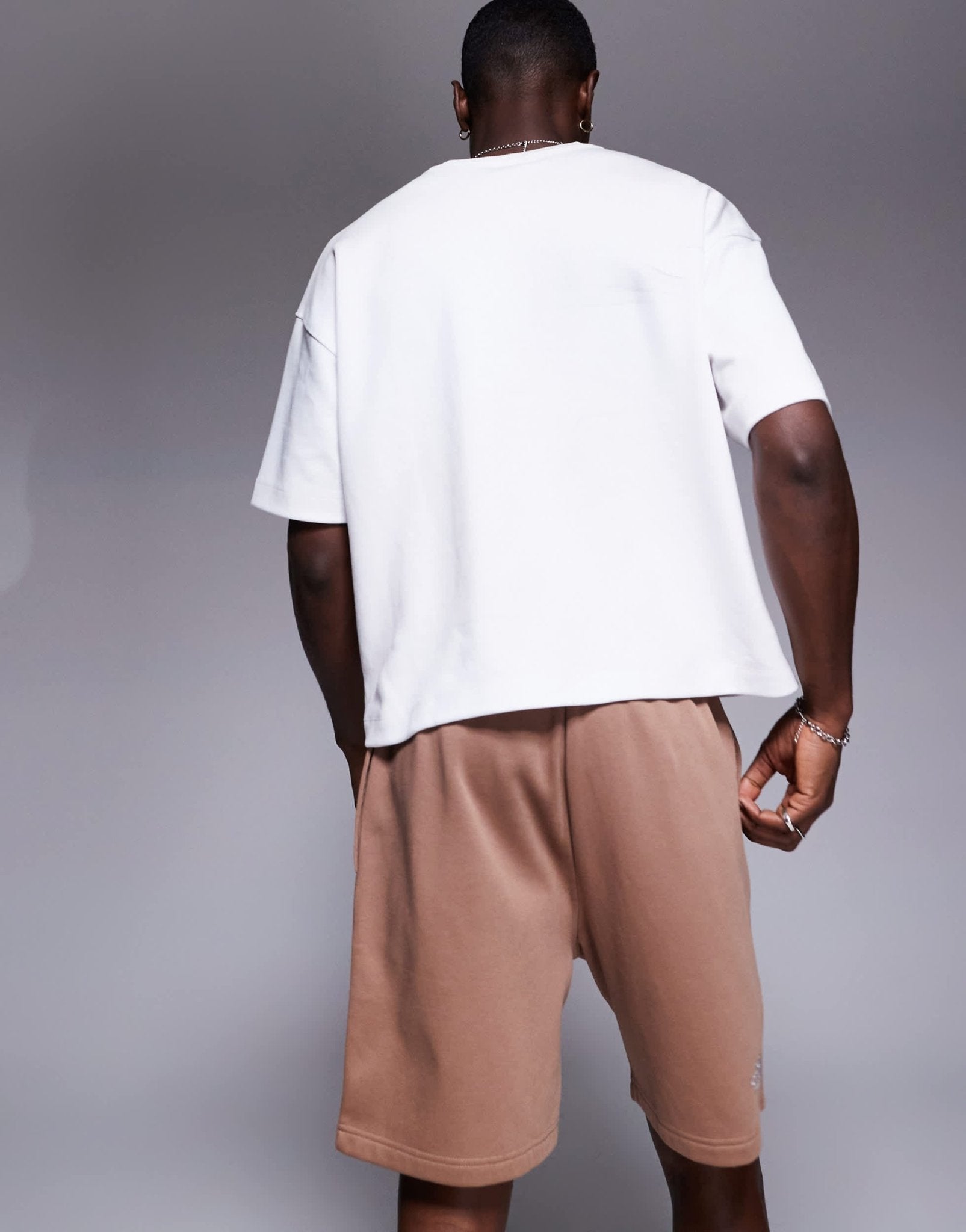The North Face Essential logo sweatshorts in brown - ASOS Sample Sale