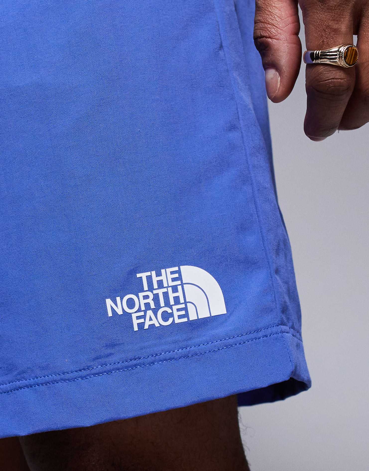 The North Face W logo swimming shorts in blue - ASOS Sample Sale