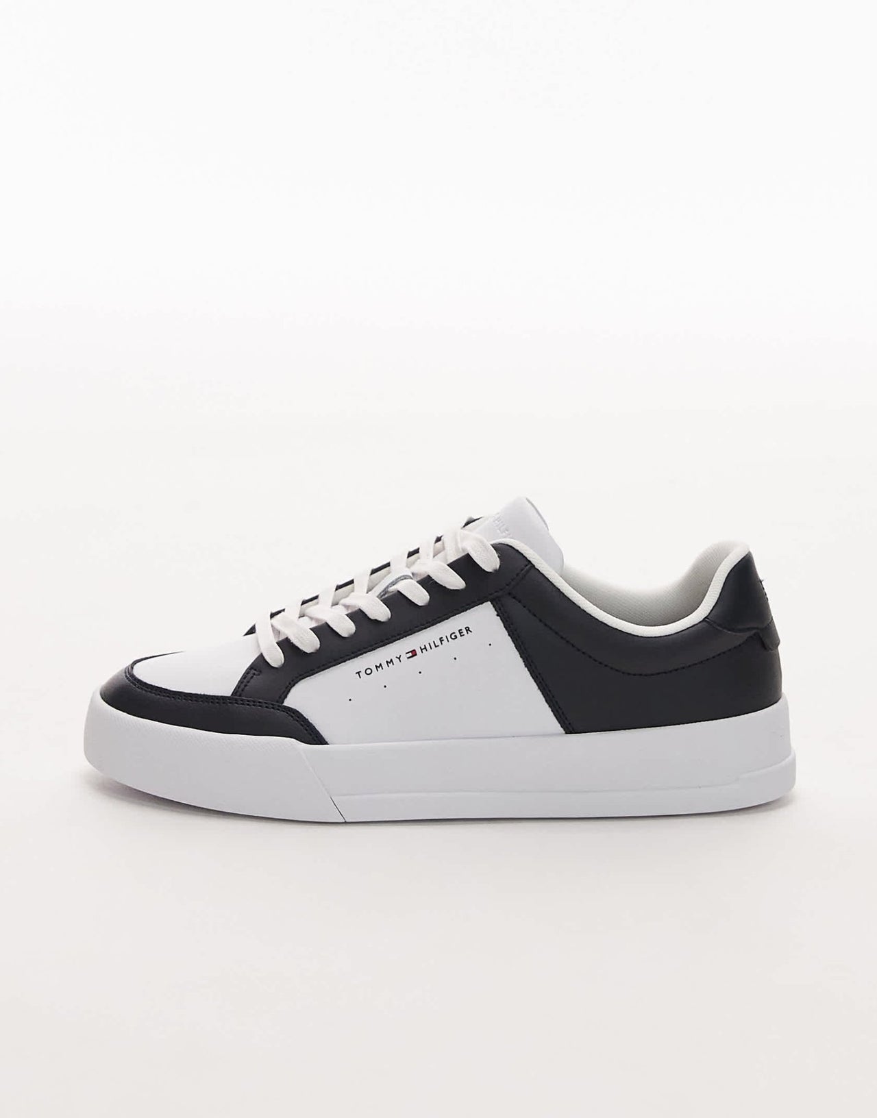 Tommy Hilfiger court trainers in white and navy - ASOS Sample Sale