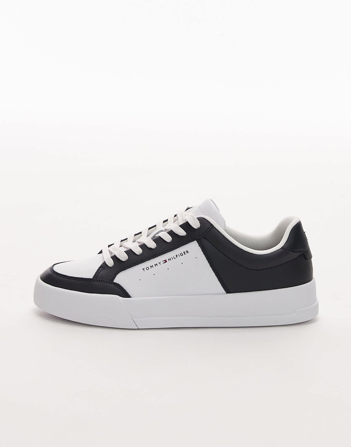 Tommy Hilfiger court trainers in white and navy - ASOS Sample Sale