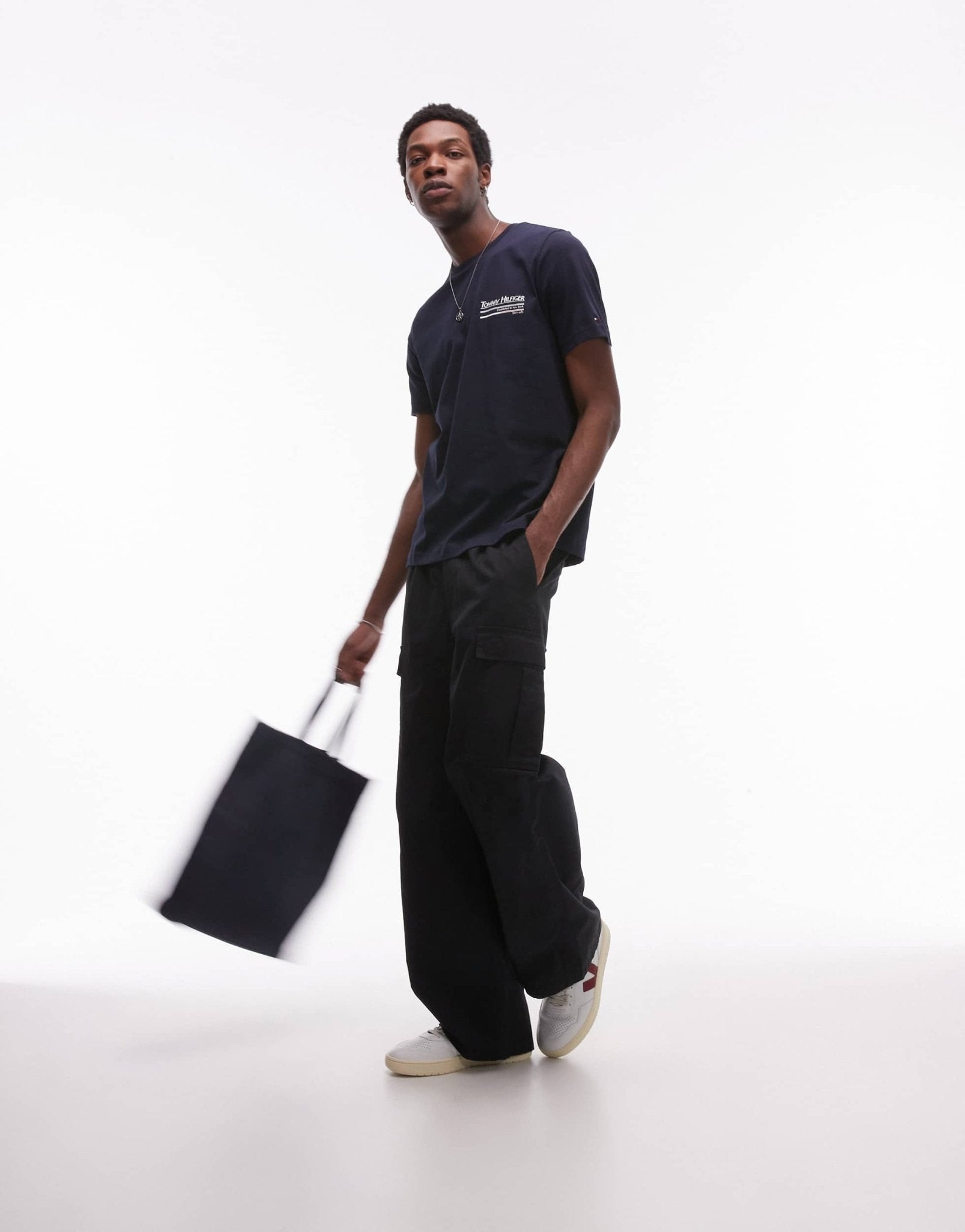 Tommy Hilfiger outline sailing t-shirt in navy - ASOS Sample Sale