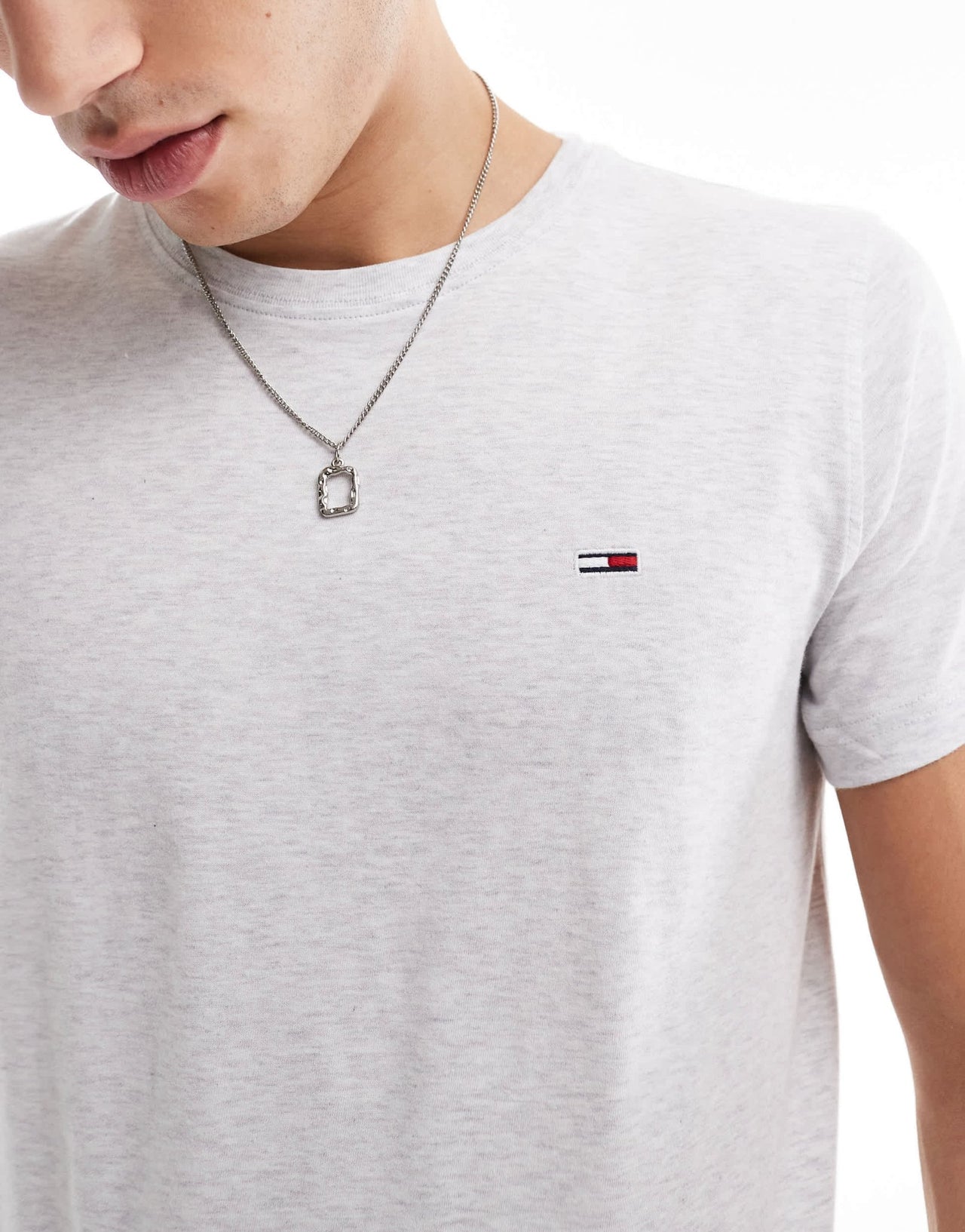 Tommy Jeans 2 pack slim flag logo t-shirts in grey and navy - ASOS Sample Sale