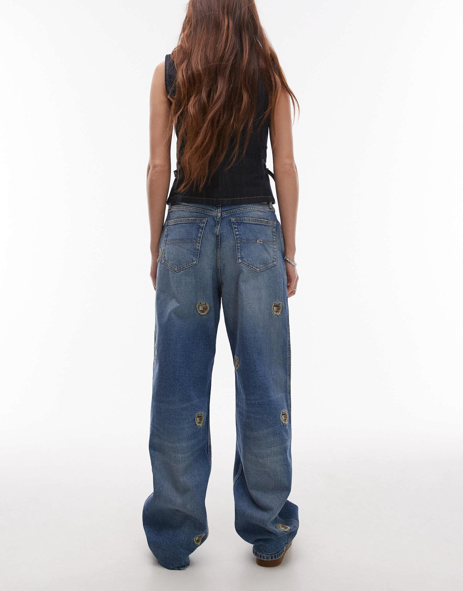 Tommy Jeans Betsy mid rise straight leg jeans with crest logo - ASOS Sample Sale