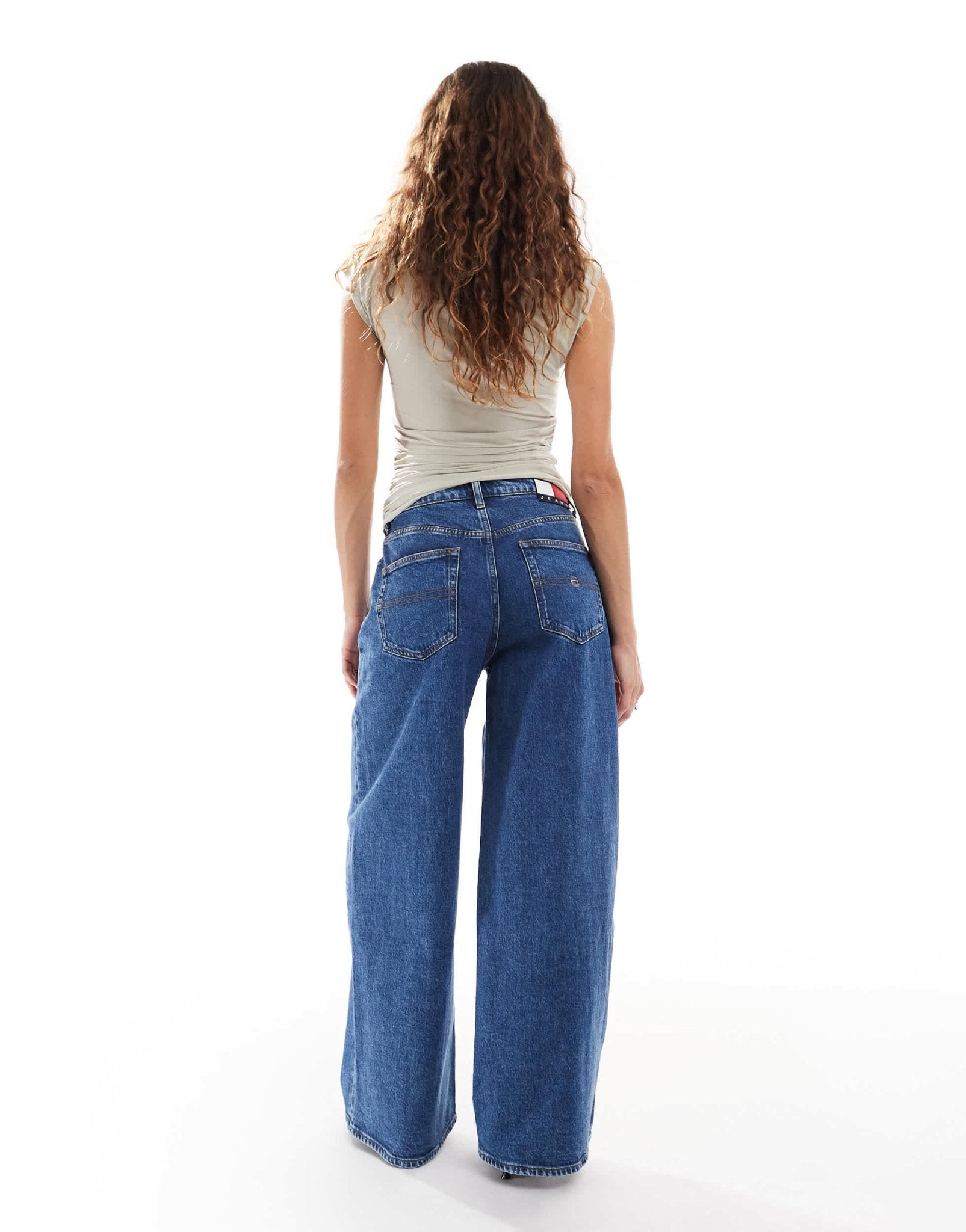 Tommy Jeans Charlie mid rise loose jeans in mid blue - ASOS Sample Sale