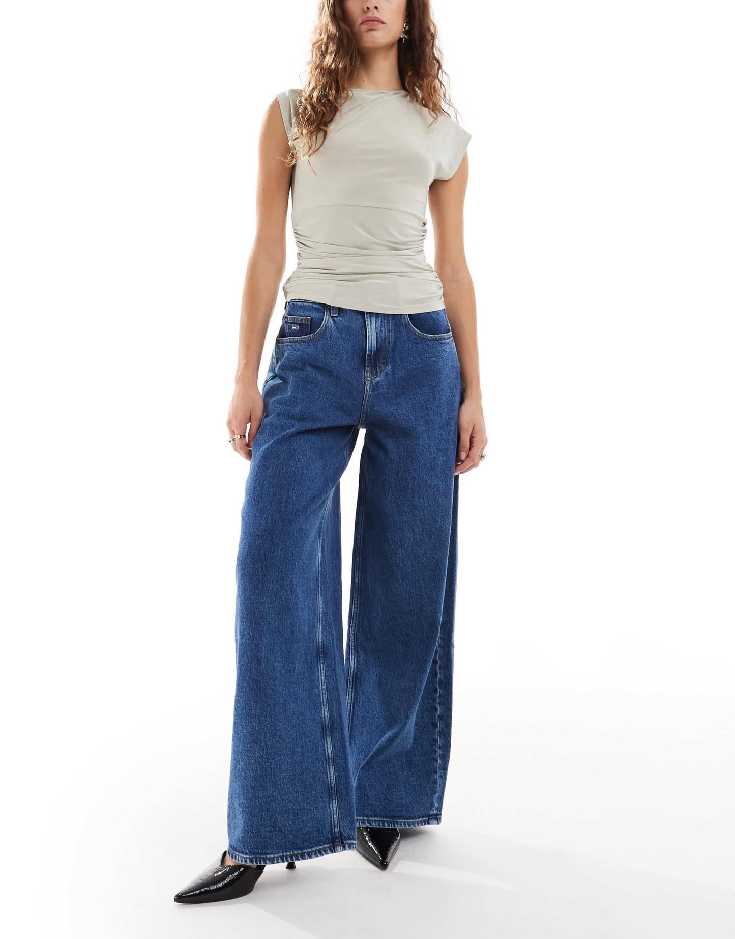 Tommy Jeans Charlie mid rise loose jeans in mid blue - ASOS Sample Sale