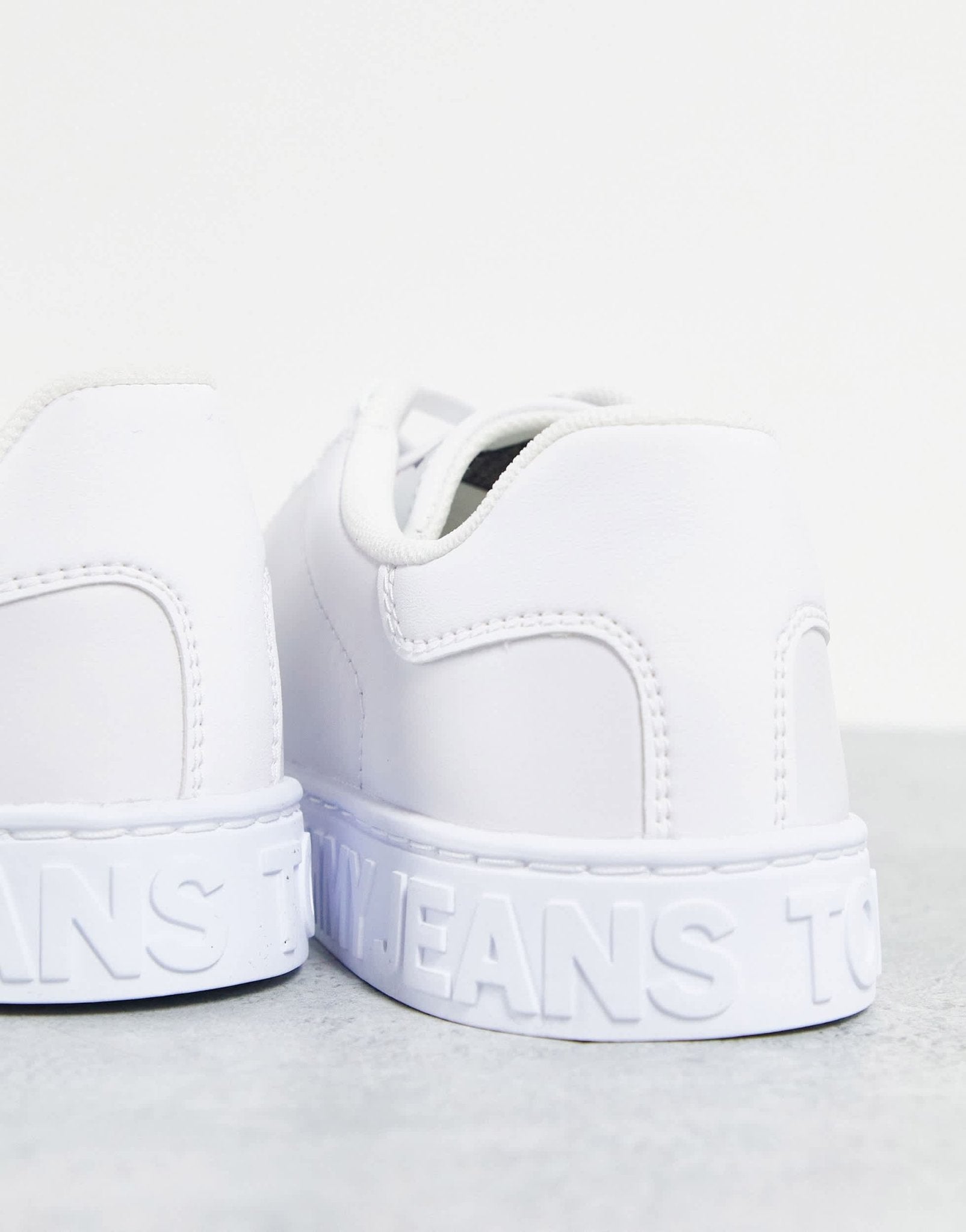 Tommy Jeans embossed logo sneaker in white - ASOS Sample Sale
