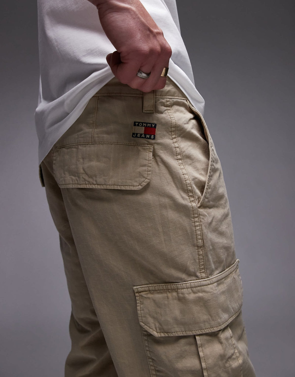 Tommy Jeans Otis cargo shorts in beige - ASOS Sample Sale