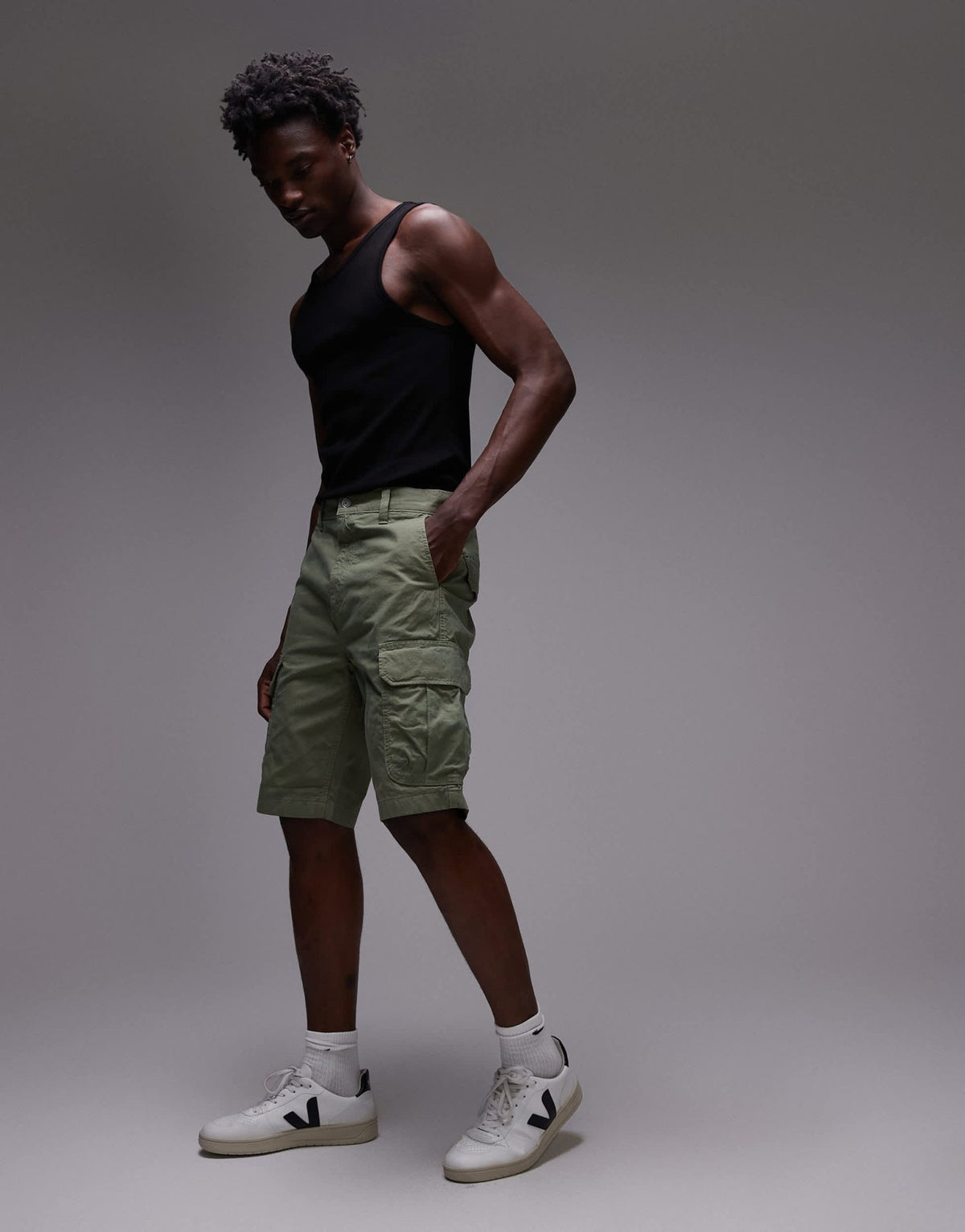 Tommy Jeans Otis regular cargo shorts in green - ASOS Sample Sale