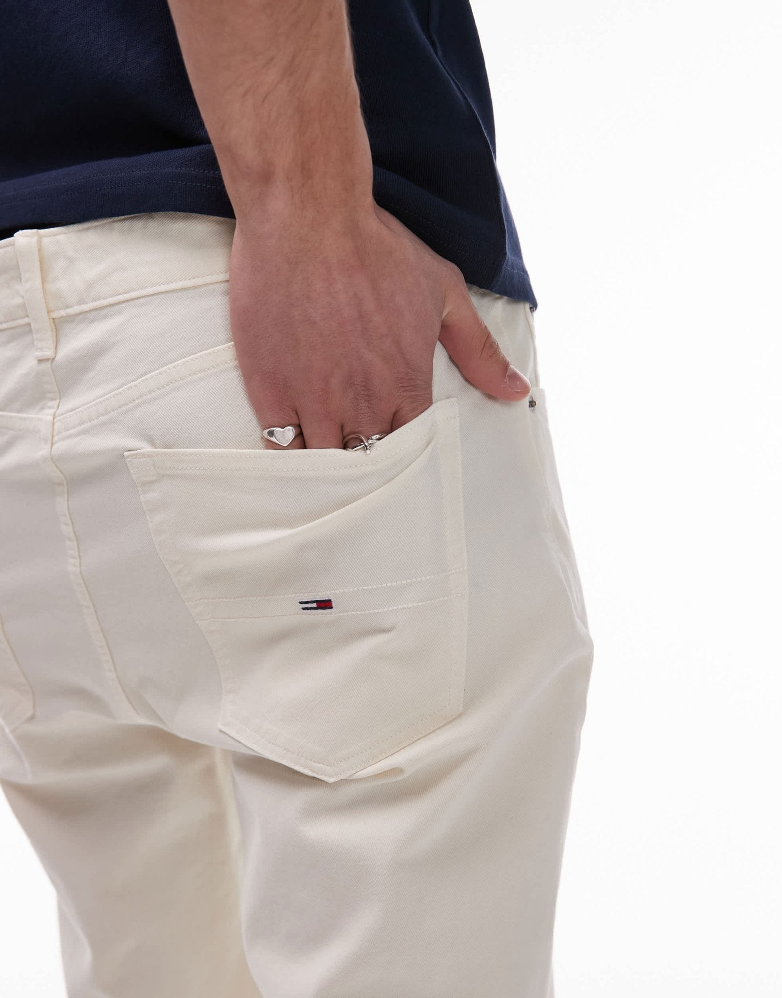 Tommy Jeans Otis regular shorts in cream - ASOS Sample Sale