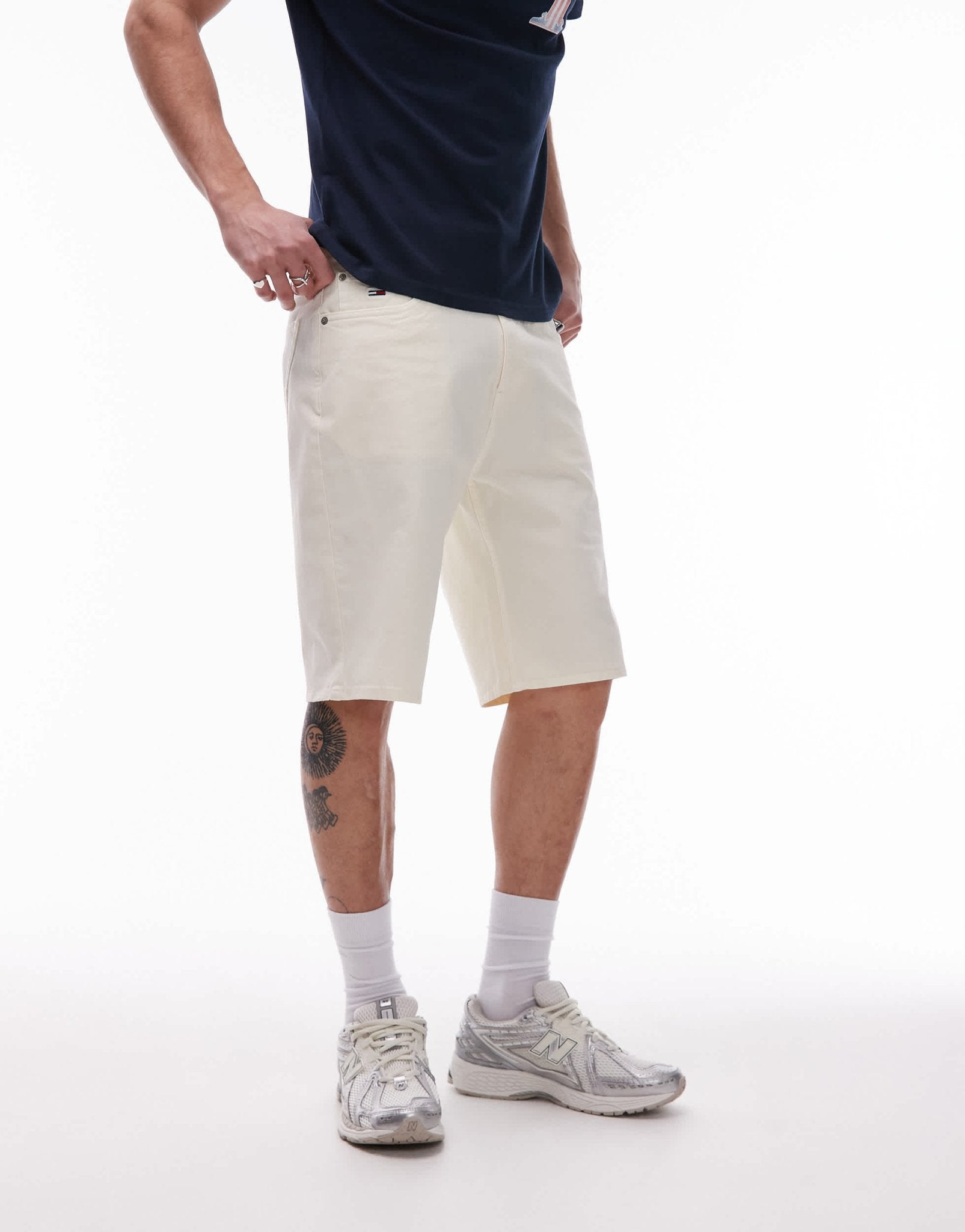 Tommy Jeans Otis regular shorts in cream - ASOS Sample Sale