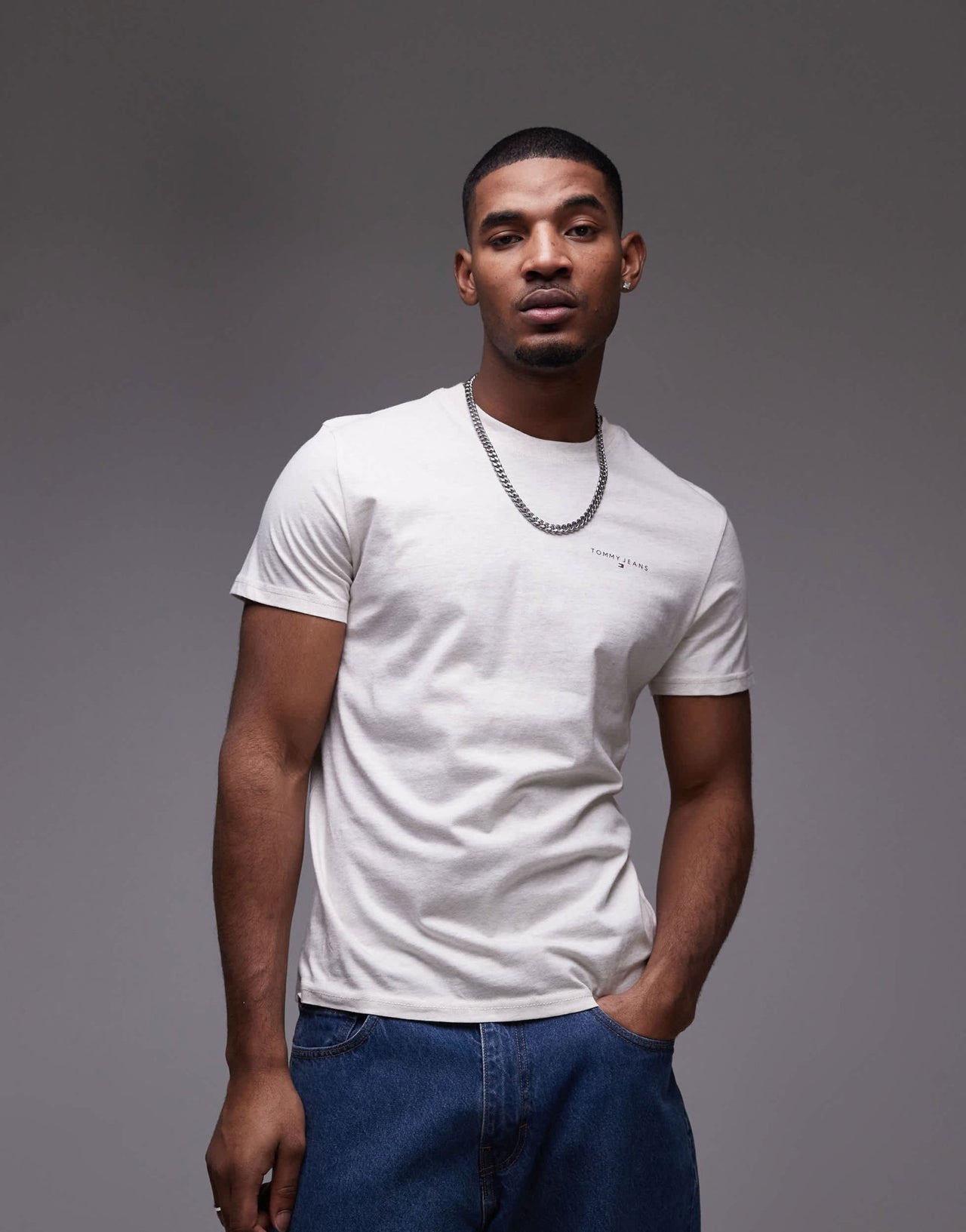 Tommy Jeans small chest logo t-shirt in oat heather - ASOS Sample Sale