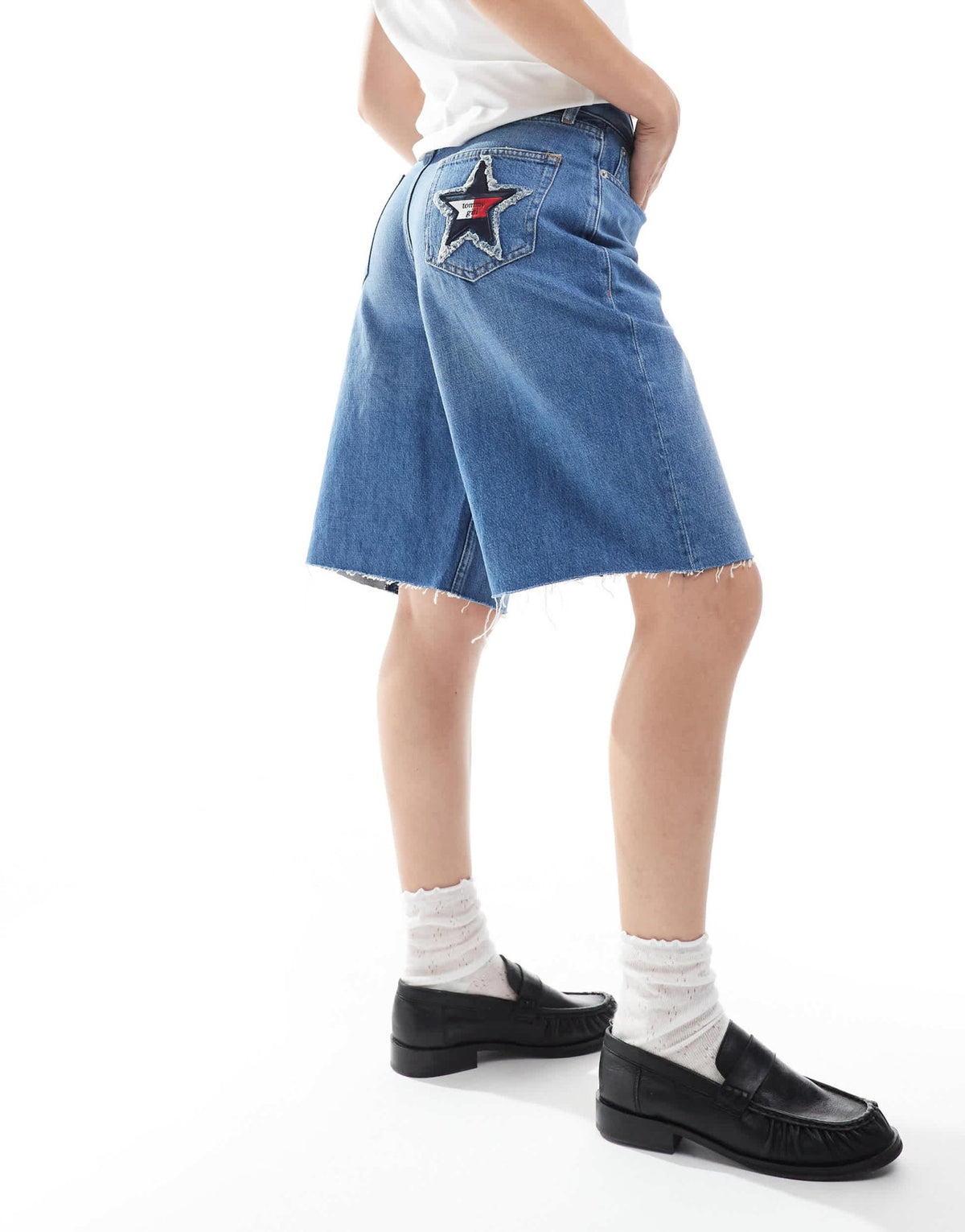 Tommy Jeans tommy girl star denim shorts in dark wash - ASOS Sample Sale
