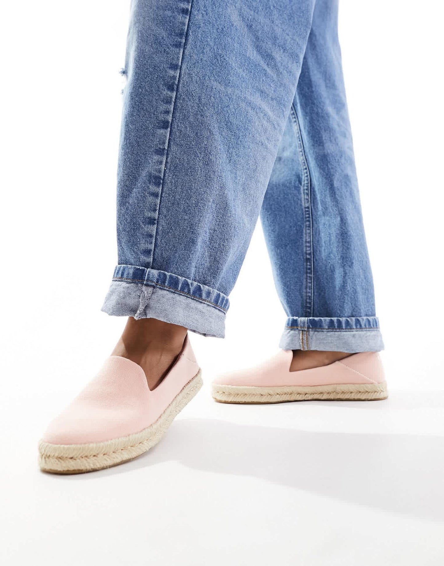 Toms Santiago espadrilles in peach pink - ASOS Sample Sale