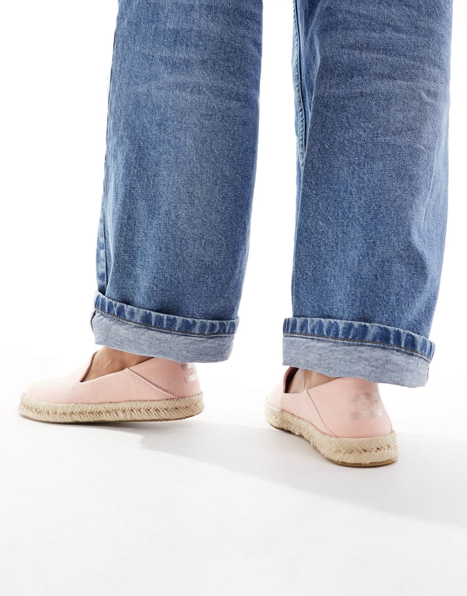 Toms Santiago espadrilles in peach pink - ASOS Sample Sale