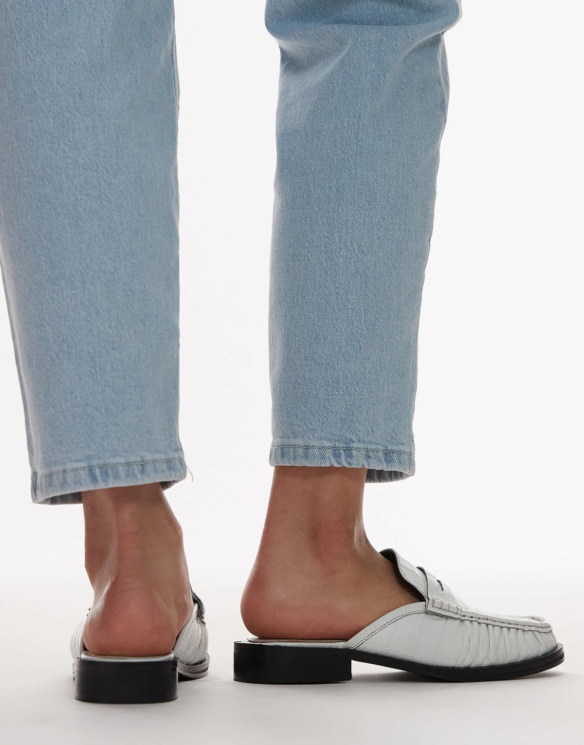 Topshop Anna leather flat shoe mule in white - ASOS Sample Sale