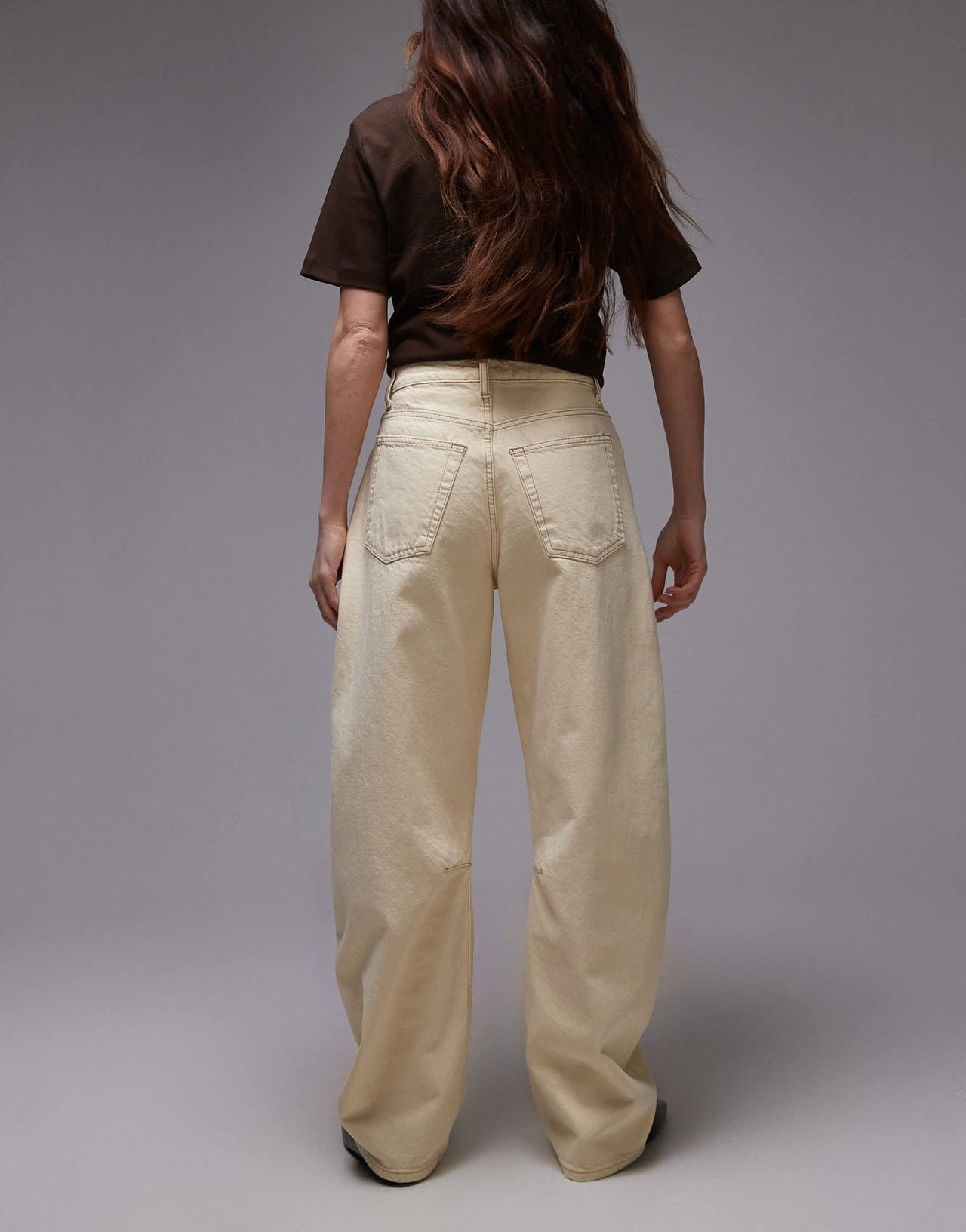 Topshop Barrel mid rise jean in buttermilk - ASOS Sample Sale