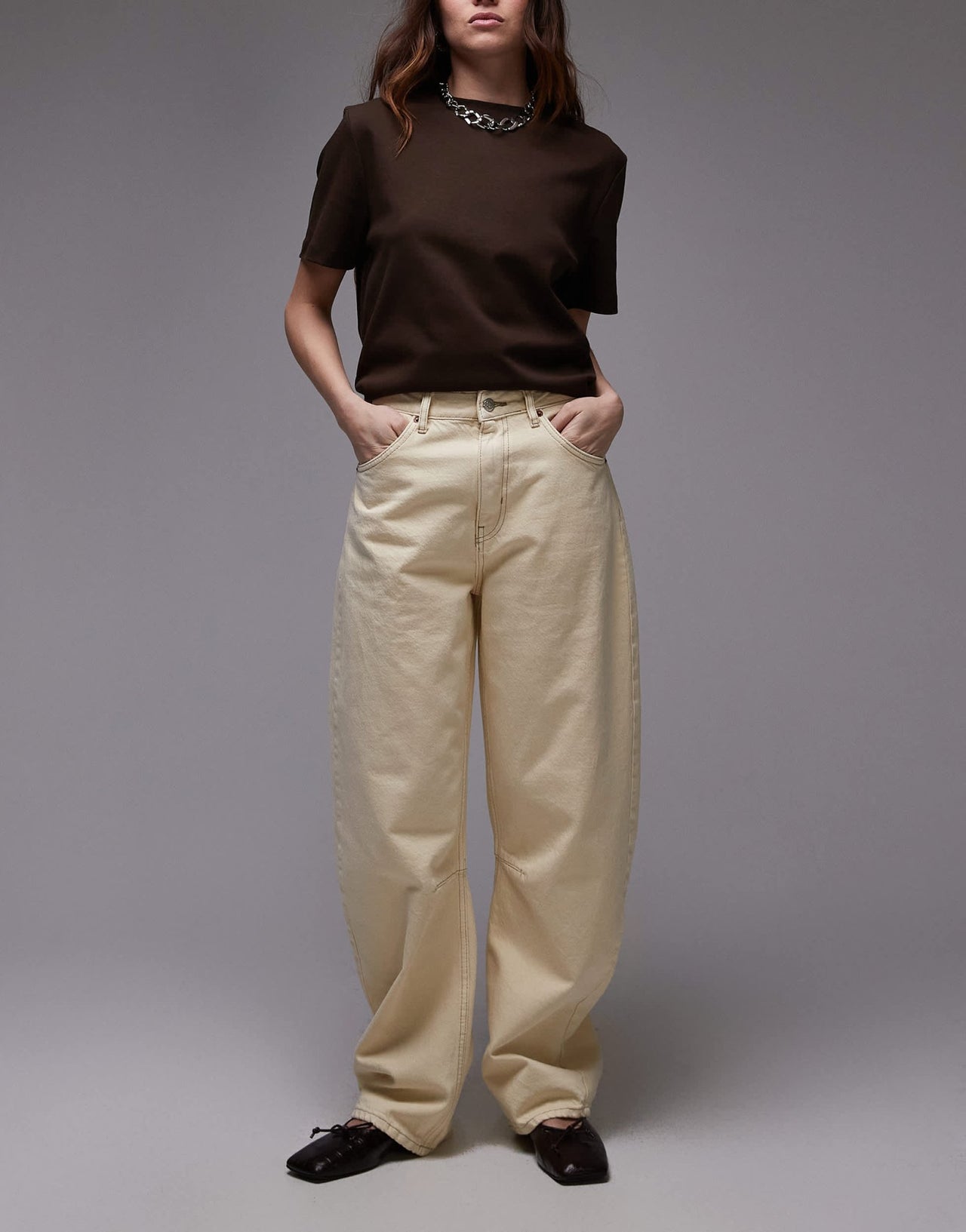 Topshop Barrel mid rise jean in buttermilk - ASOS Sample Sale