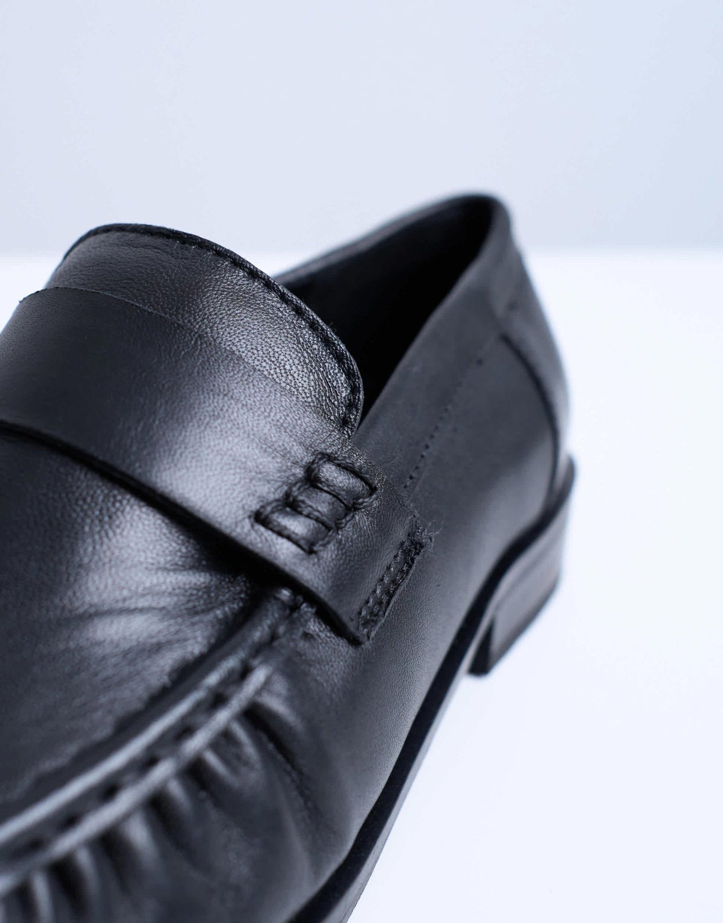 Topshop Carey real leather loafers with ruched detail in black - ASOS Sample Sale