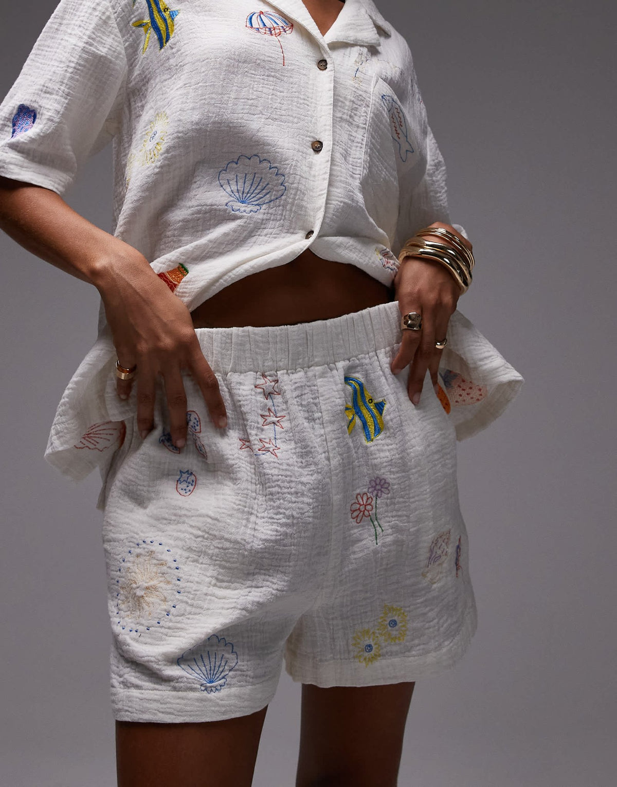 Topshop co ord cotton doodle embroidery pull on shorts in white - ASOS Sample Sale