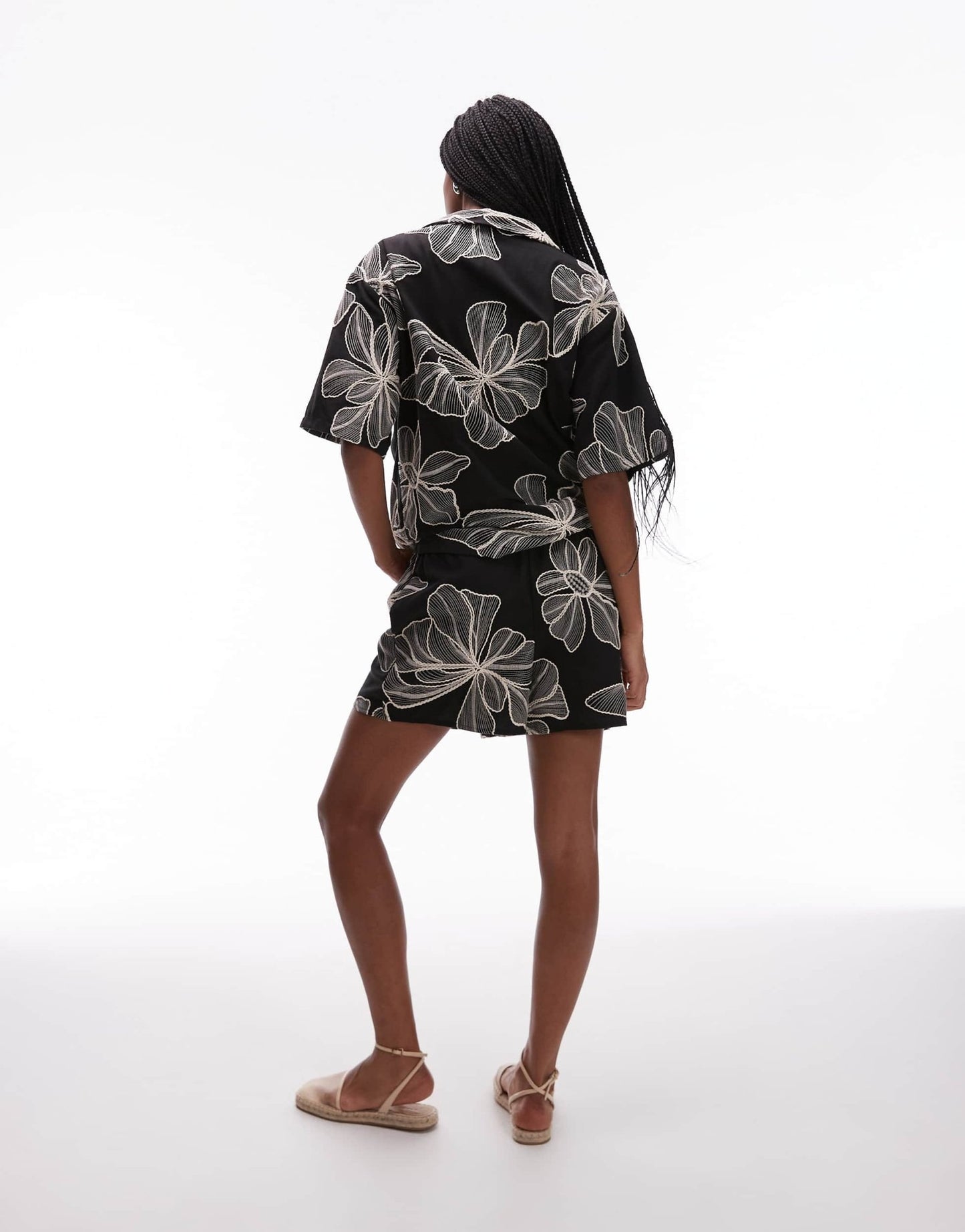 Topshop co ord linen stitch detail floral shorts in mono - ASOS Sample Sale