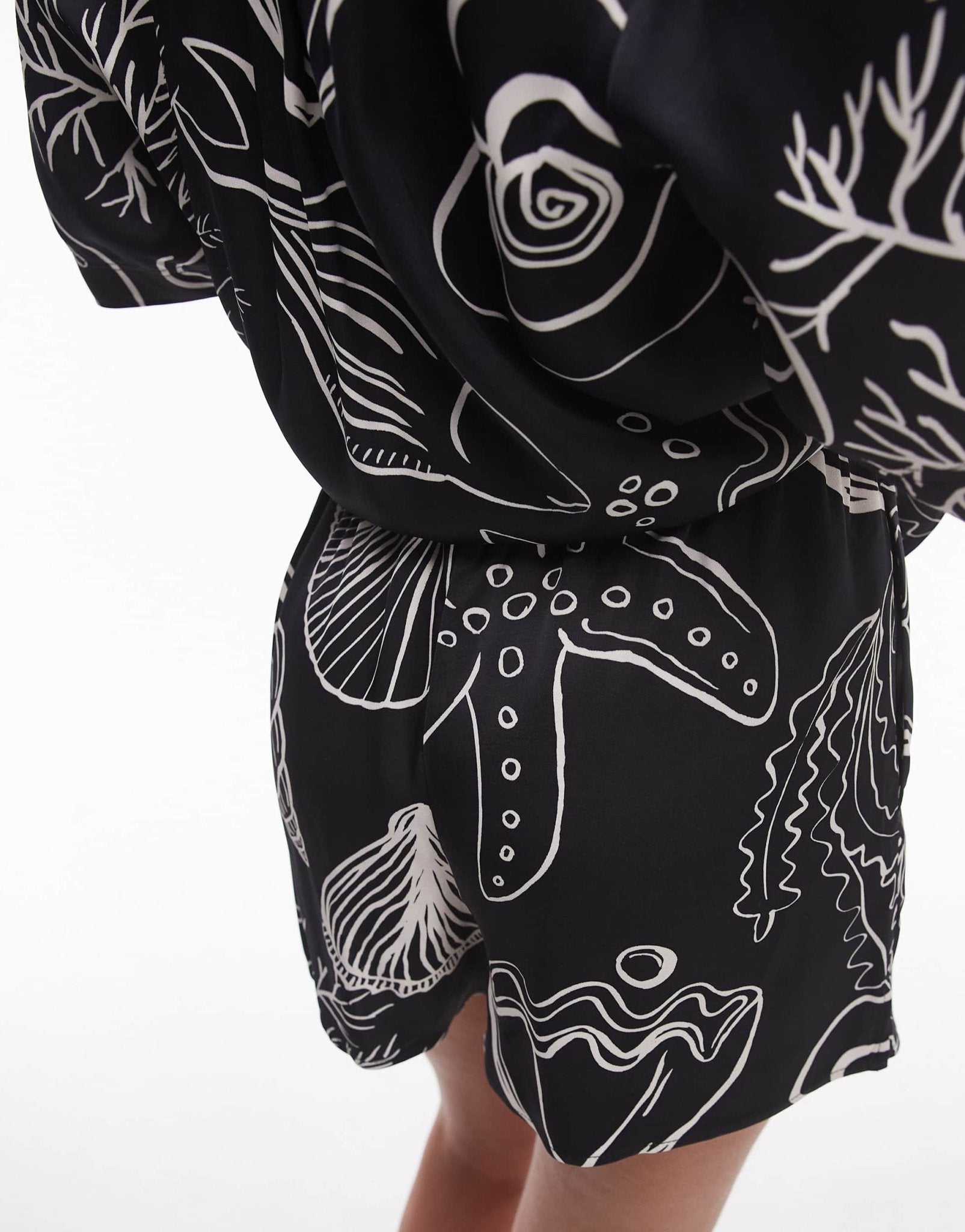 Topshop co - ord satin printed shell short in black - ASOS Sample Sale