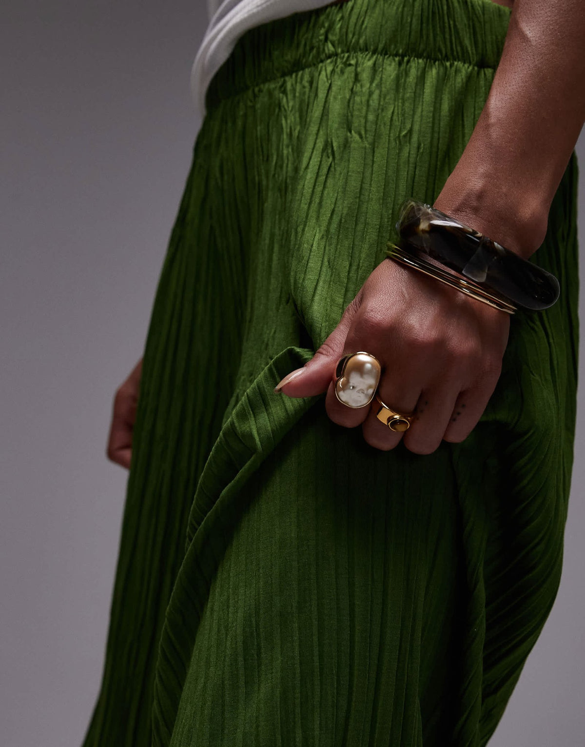 Topshop crinkle wide leg trousers in olive green - ASOS Sample Sale