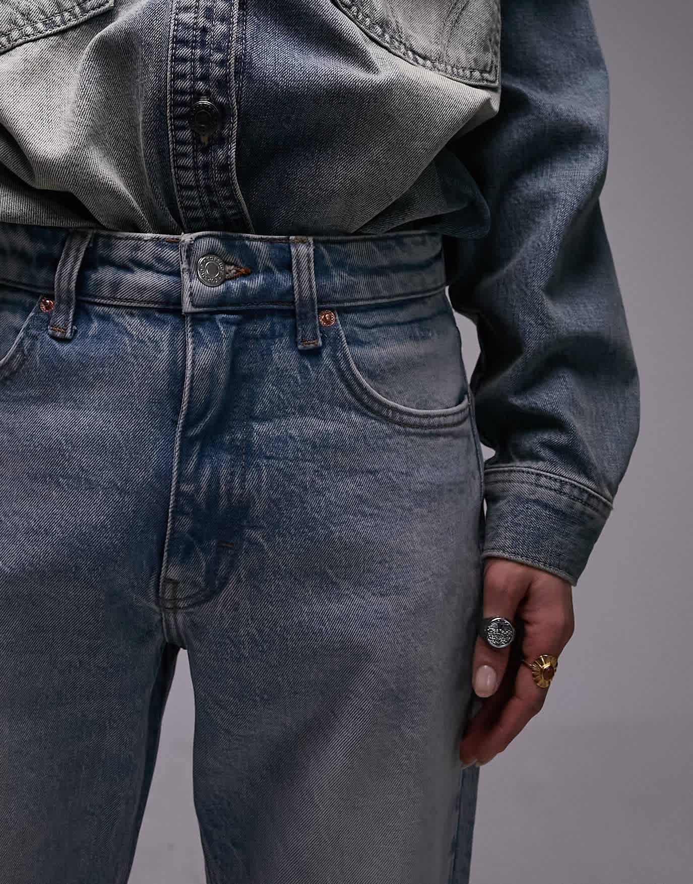 Topshop cropped mid rise straight jeans with raw hems in dirty bleach - ASOS Sample Sale