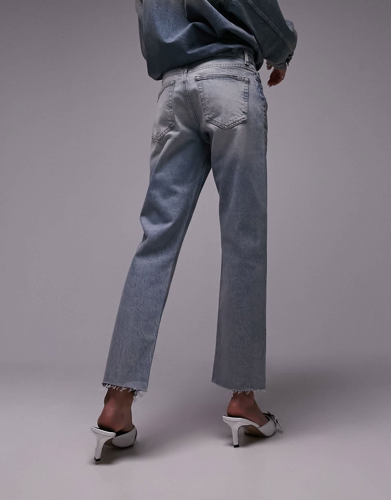 Topshop cropped mid rise straight jeans with raw hems in dirty bleach - ASOS Sample Sale