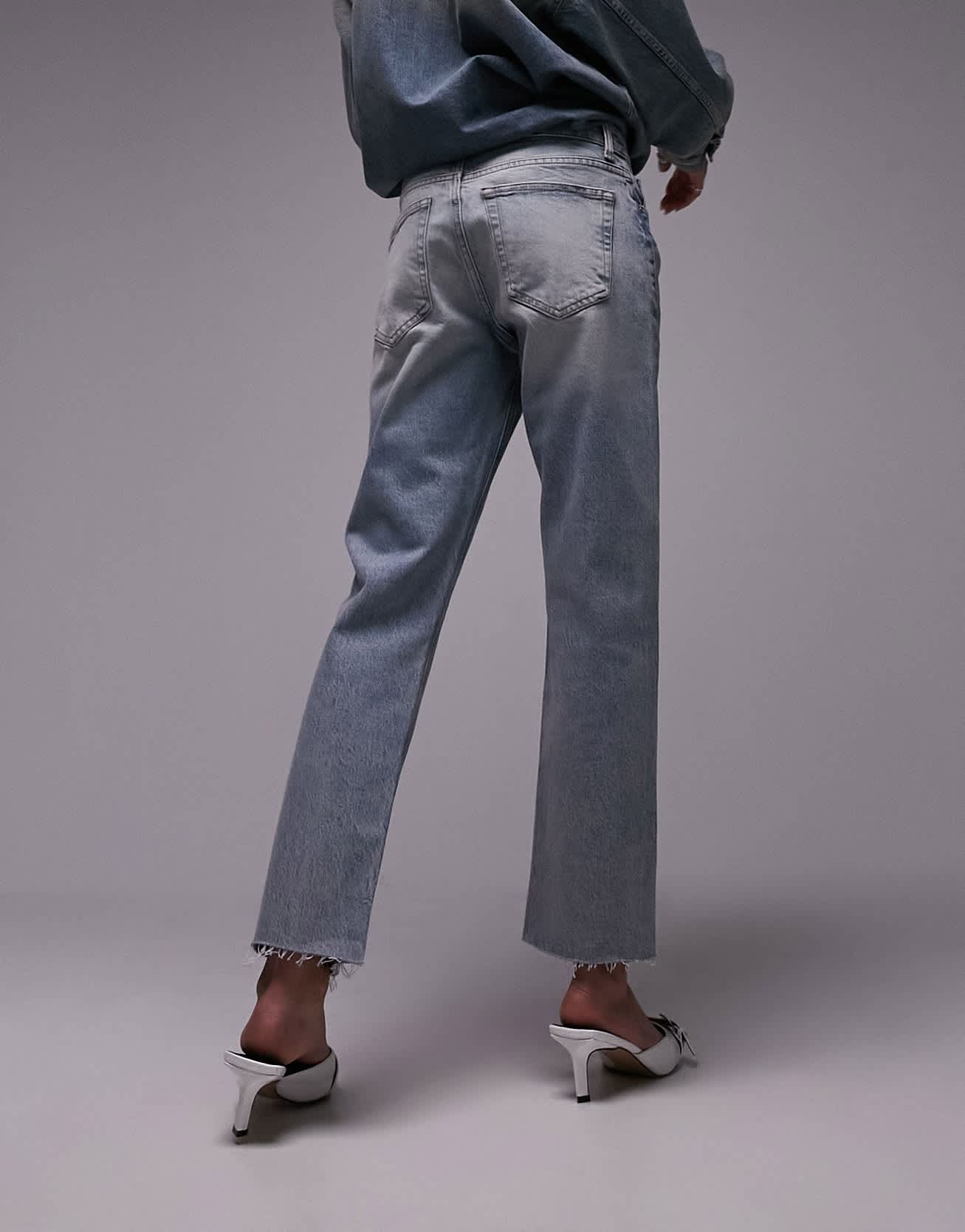 Topshop cropped mid rise straight jeans with raw hems in dirty bleach - ASOS Sample Sale