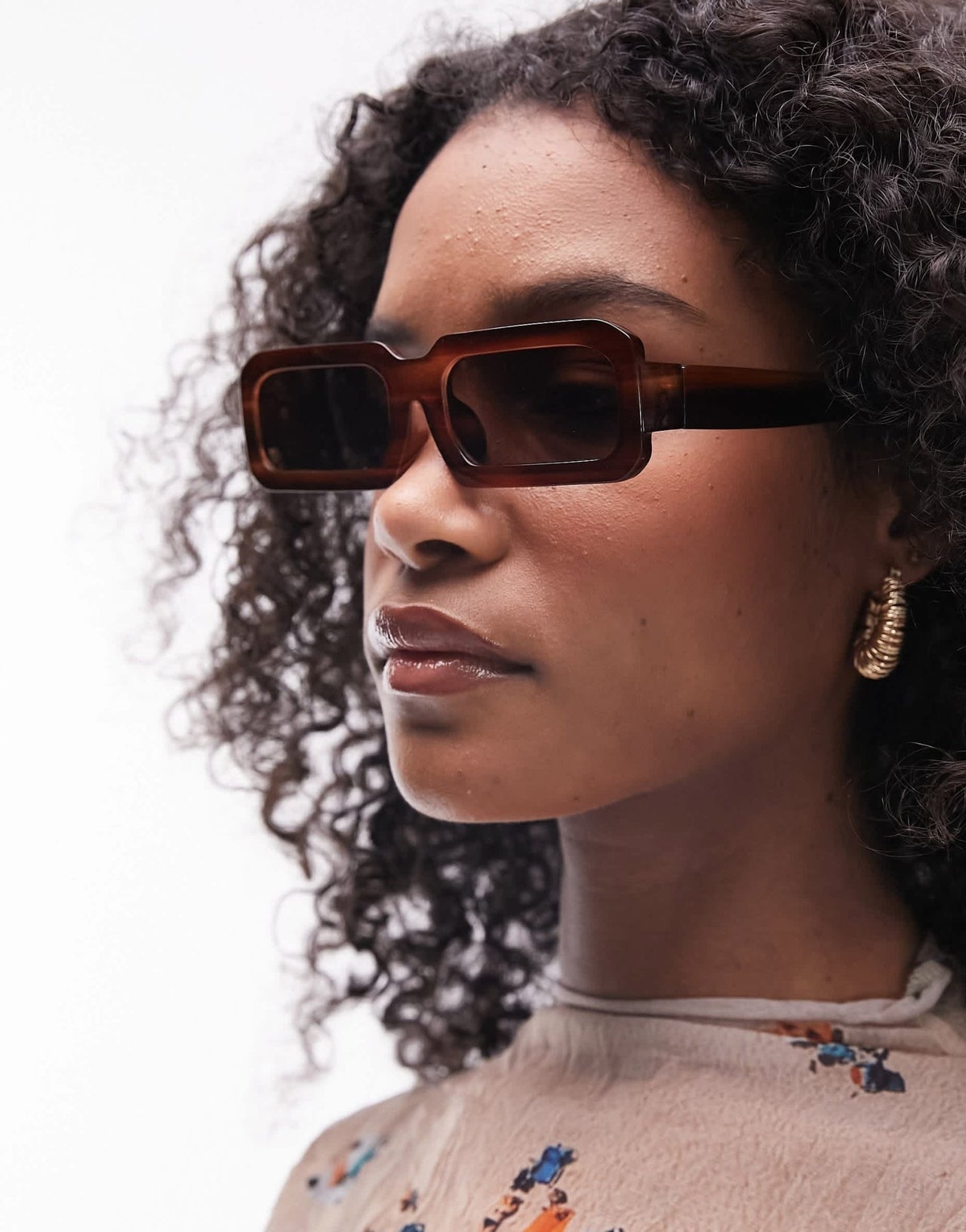 Topshop Dahlia rectangular sunglasses in brown - ASOS Sample Sale