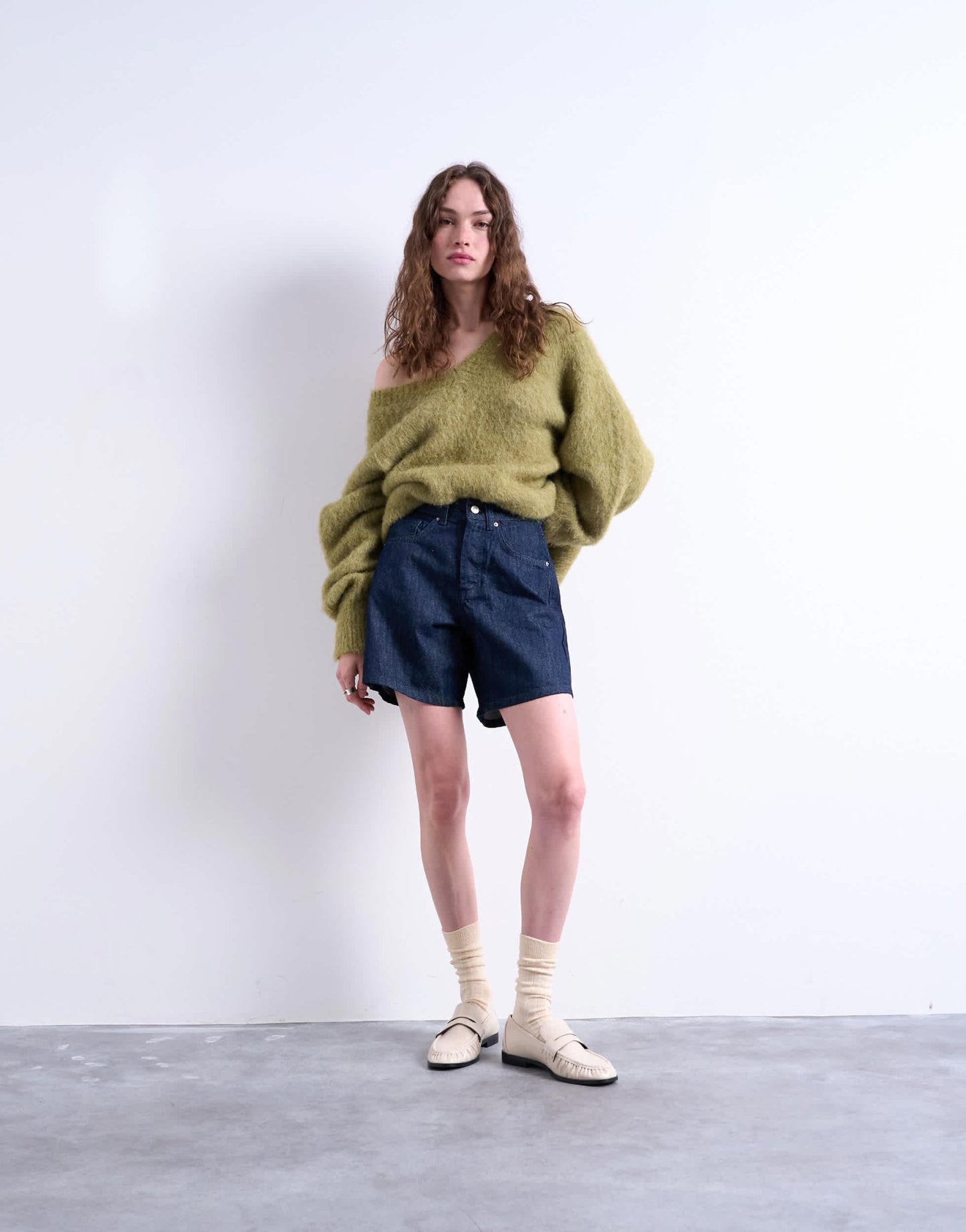 Topshop denim Editor short with raw hem in indigo rinse - ASOS Sample Sale